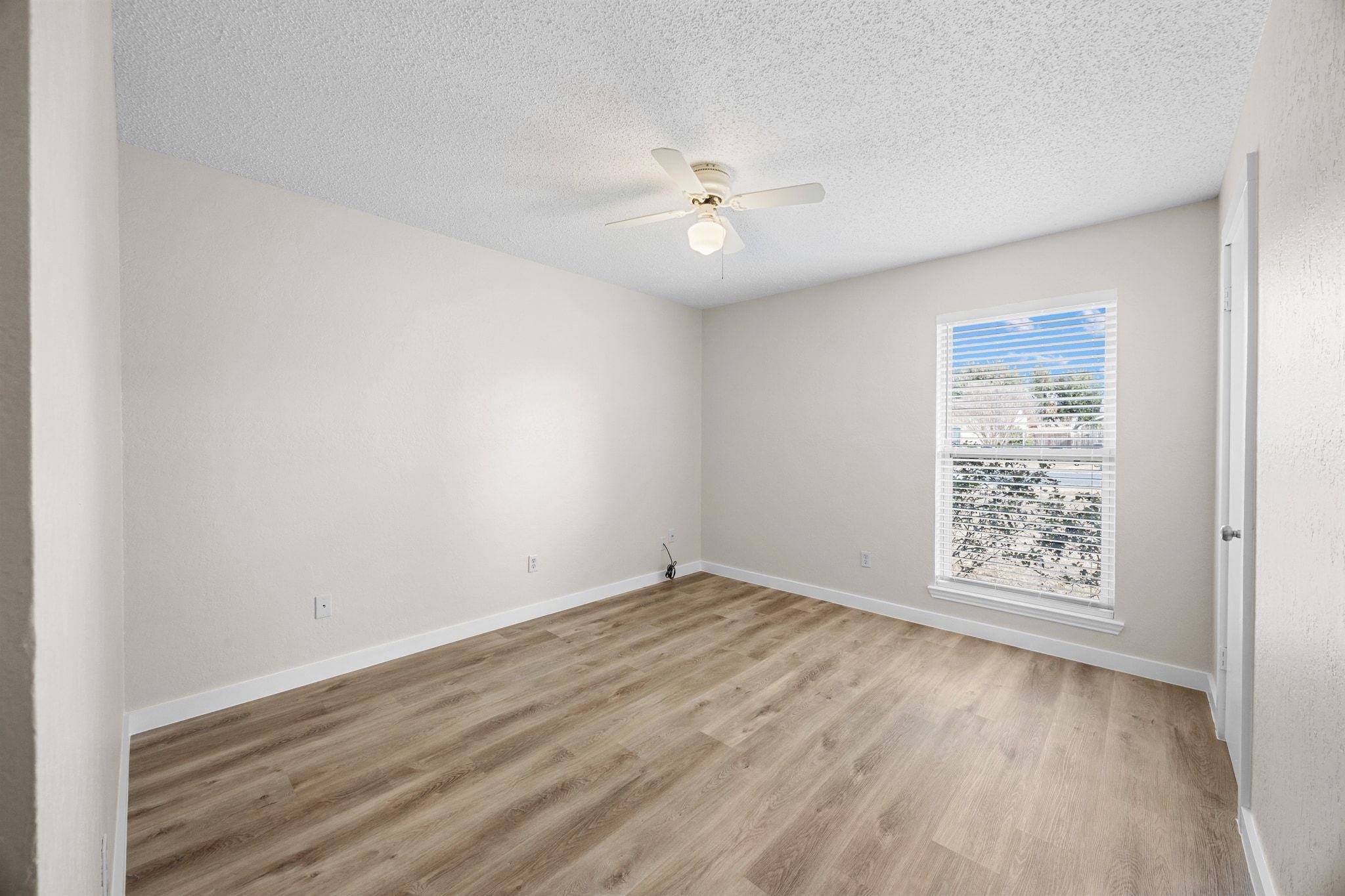 402 Hillside Dr, Round Rock, TX 78681