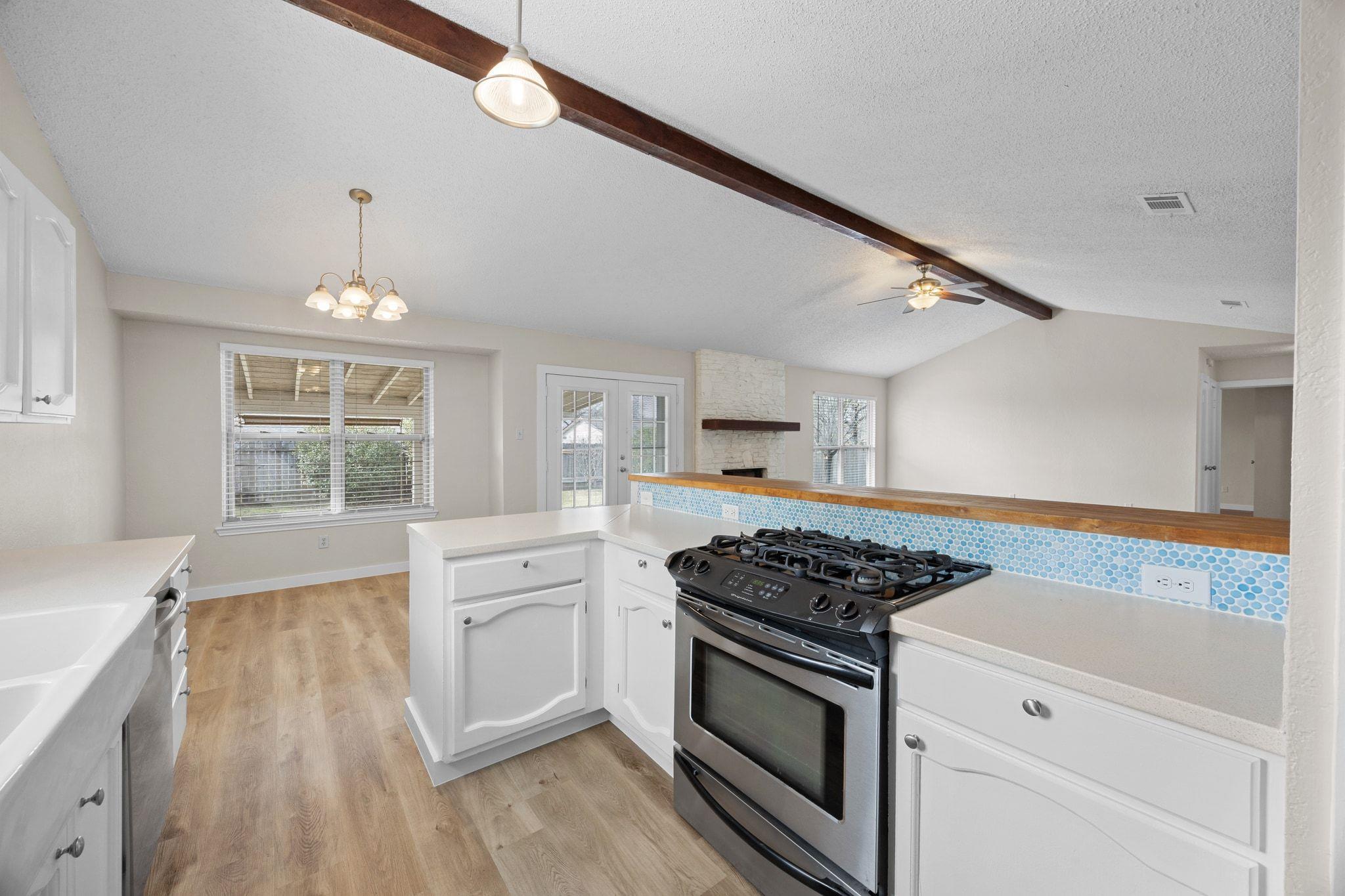 402 Hillside Dr, Round Rock, TX 78681