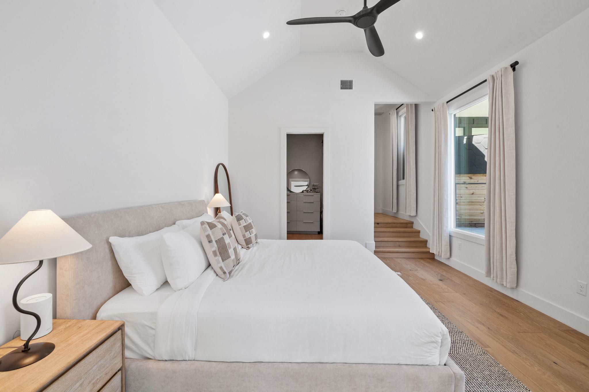 3205 Dolphin Dr, Austin, TX 78704