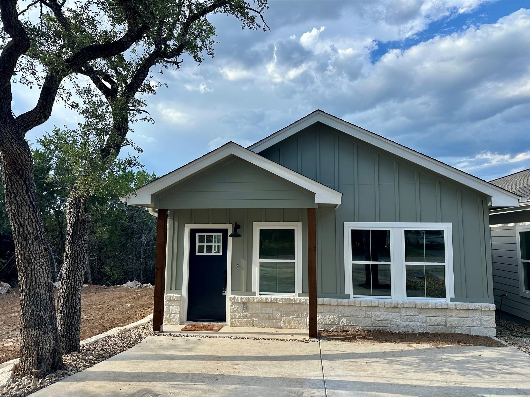 330 Shady Bluff Dr, Wimberley, TX 78676