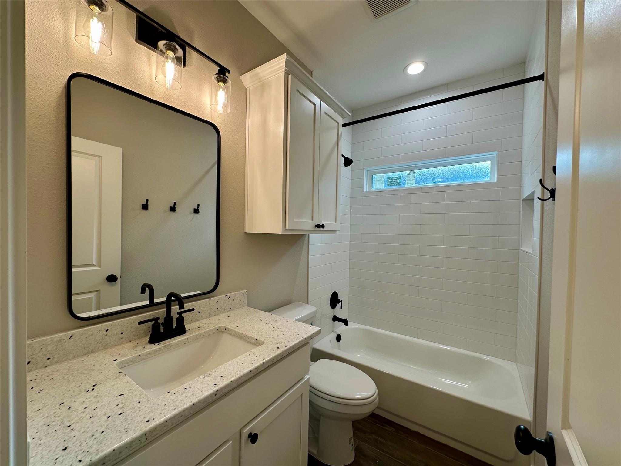 330 Shady Bluff Dr, Wimberley, TX 78676