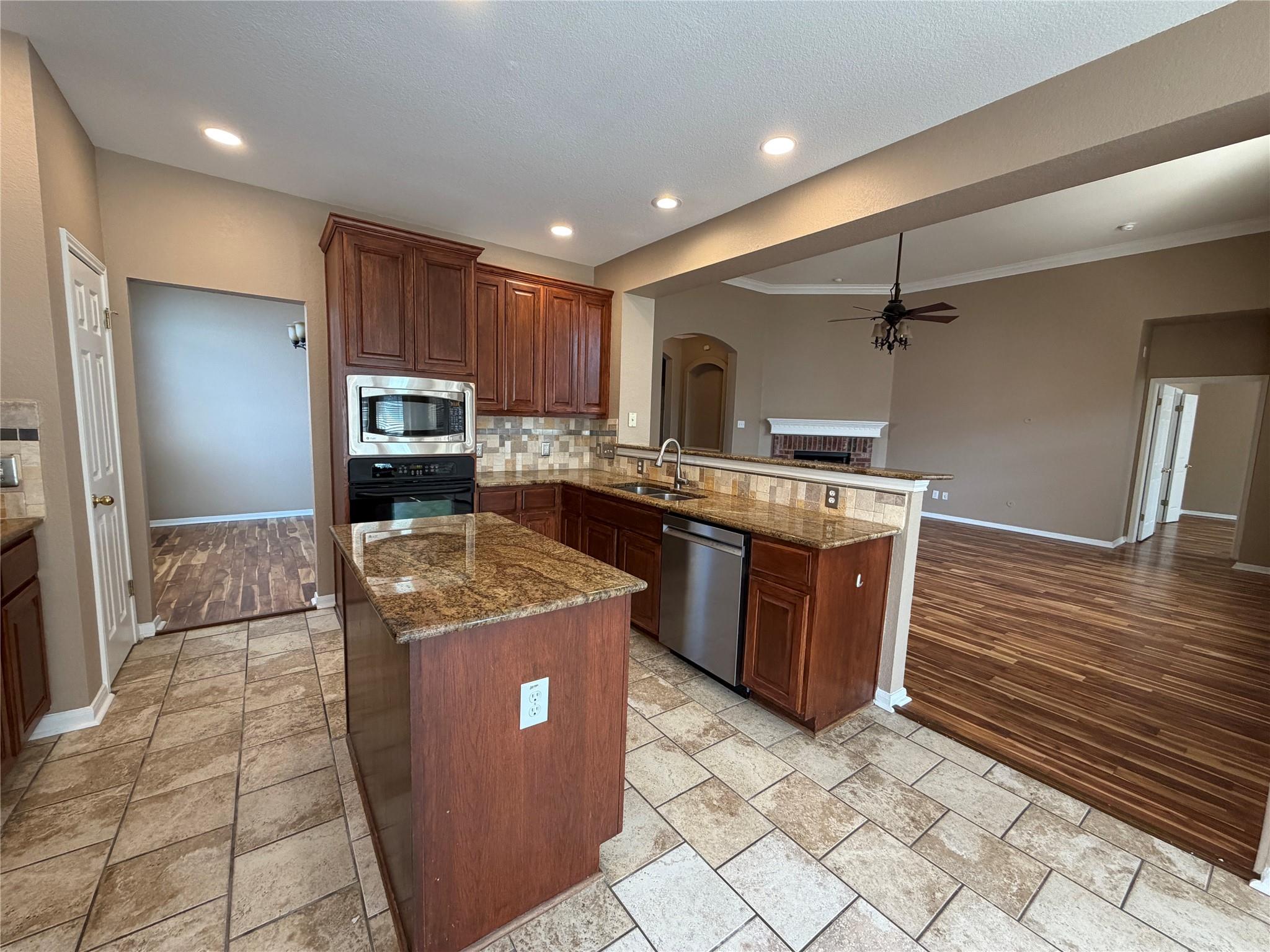 3927 Blue Monster Cv, Round Rock, TX 78664