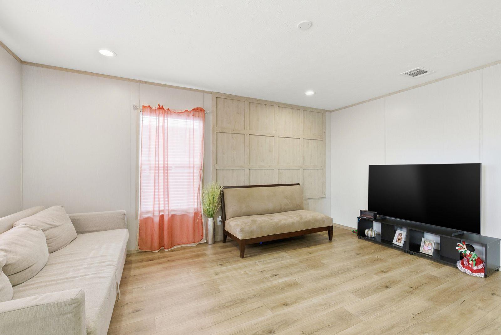 279 Pajarilla Pass, Del Valle, TX 78617