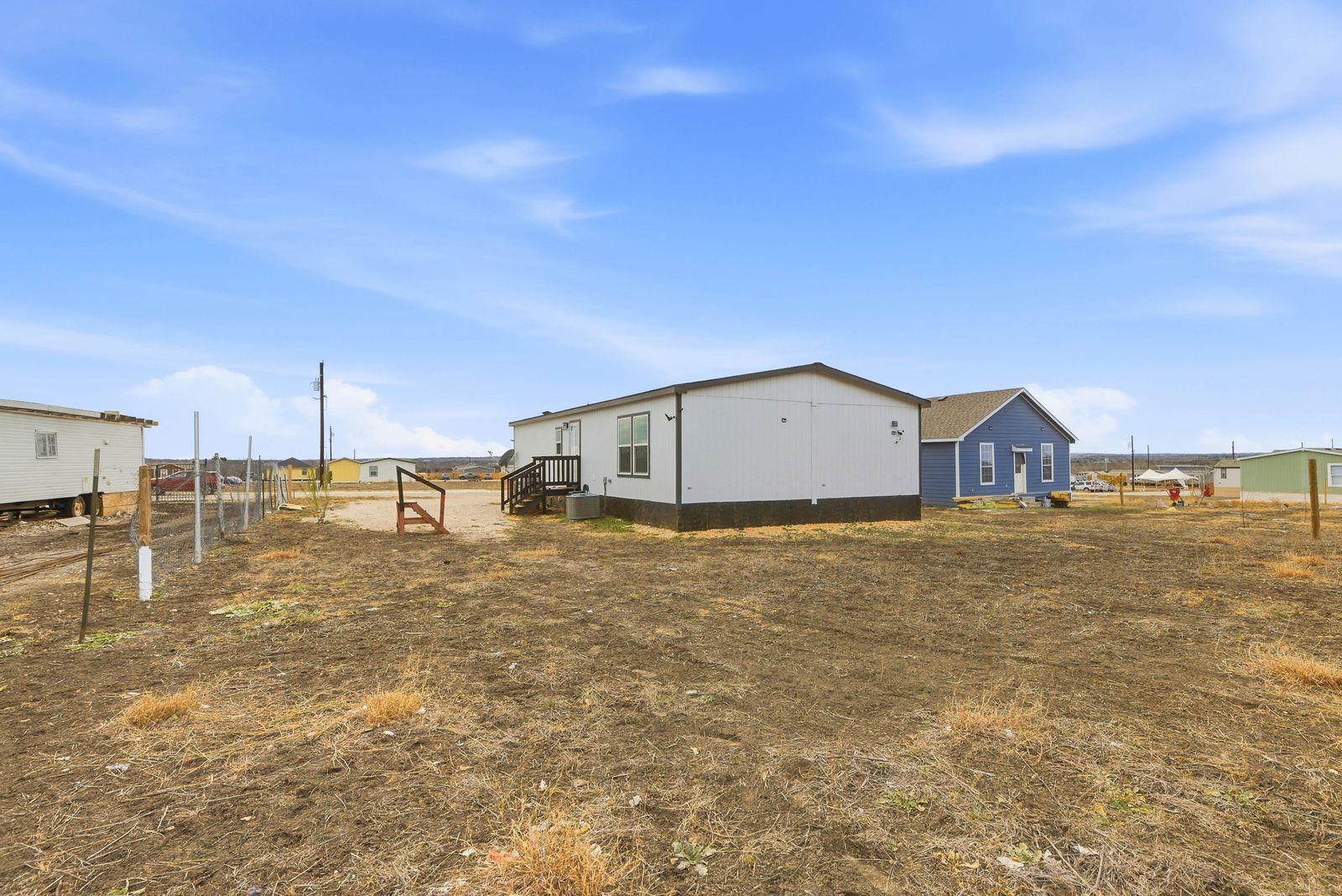 279 Pajarilla Pass, Del Valle, TX 78617