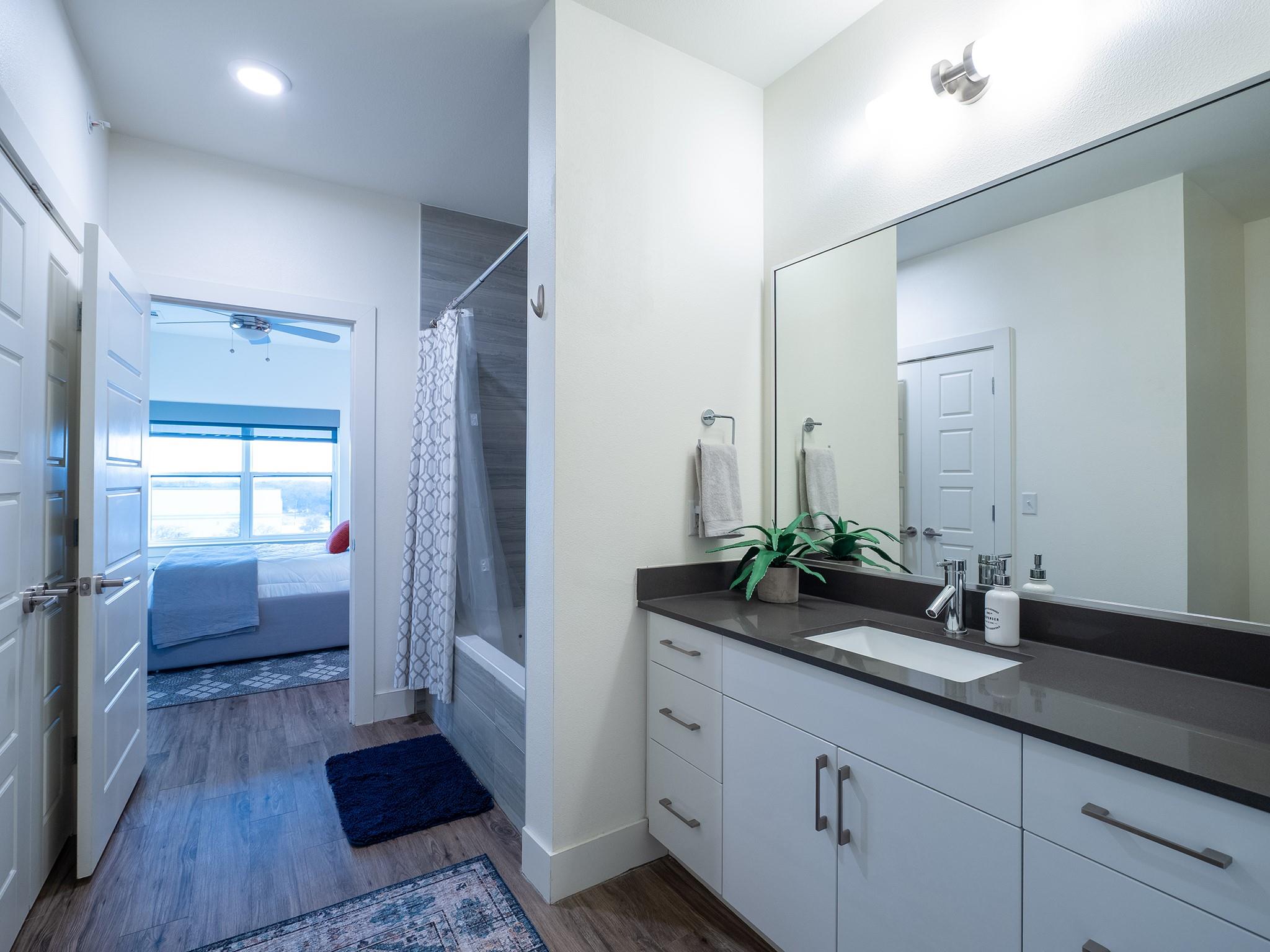 6444 Burnet Rd # 509, Austin, TX 78757