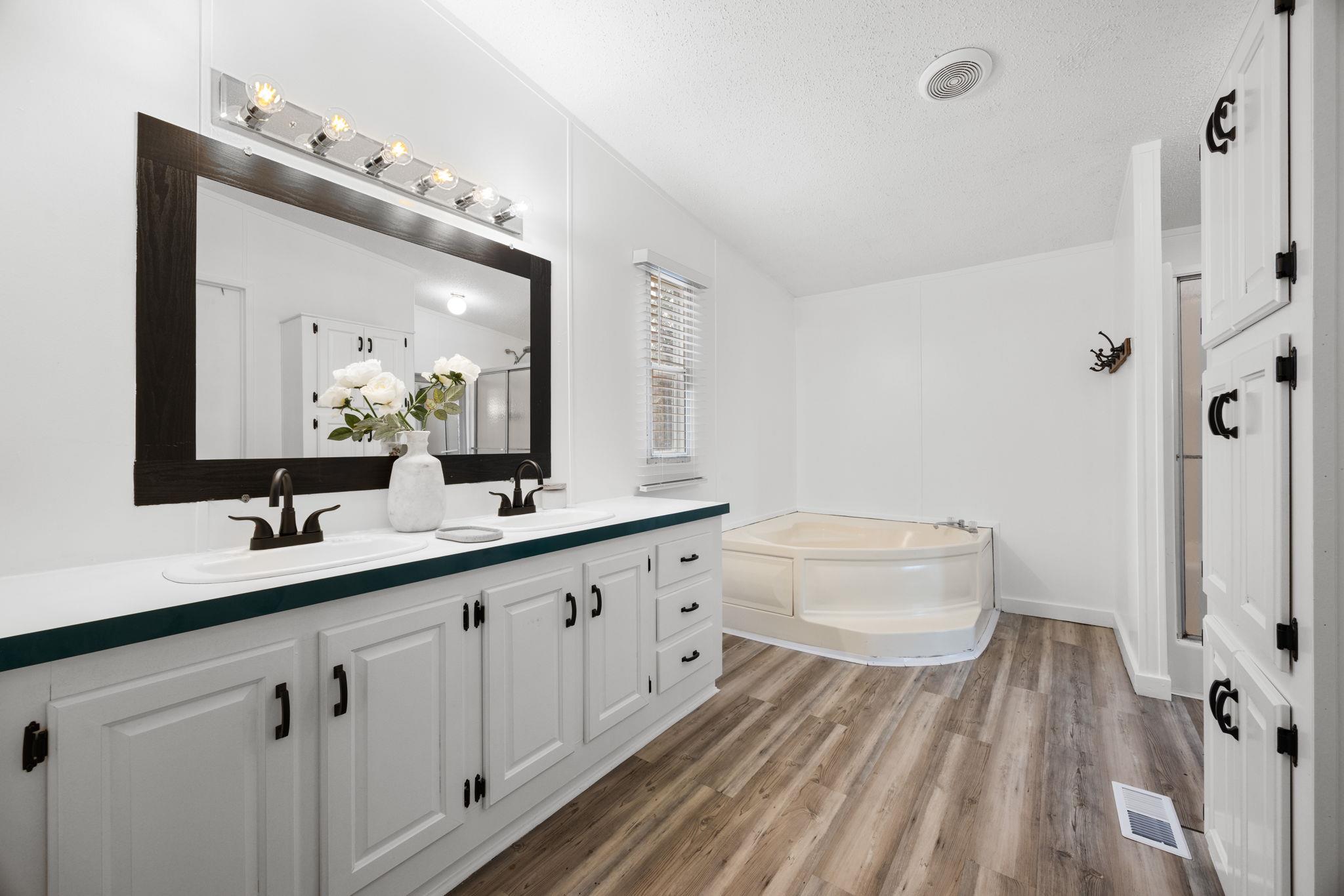 11200 Ridgewood Dr, Salado, TX 76571