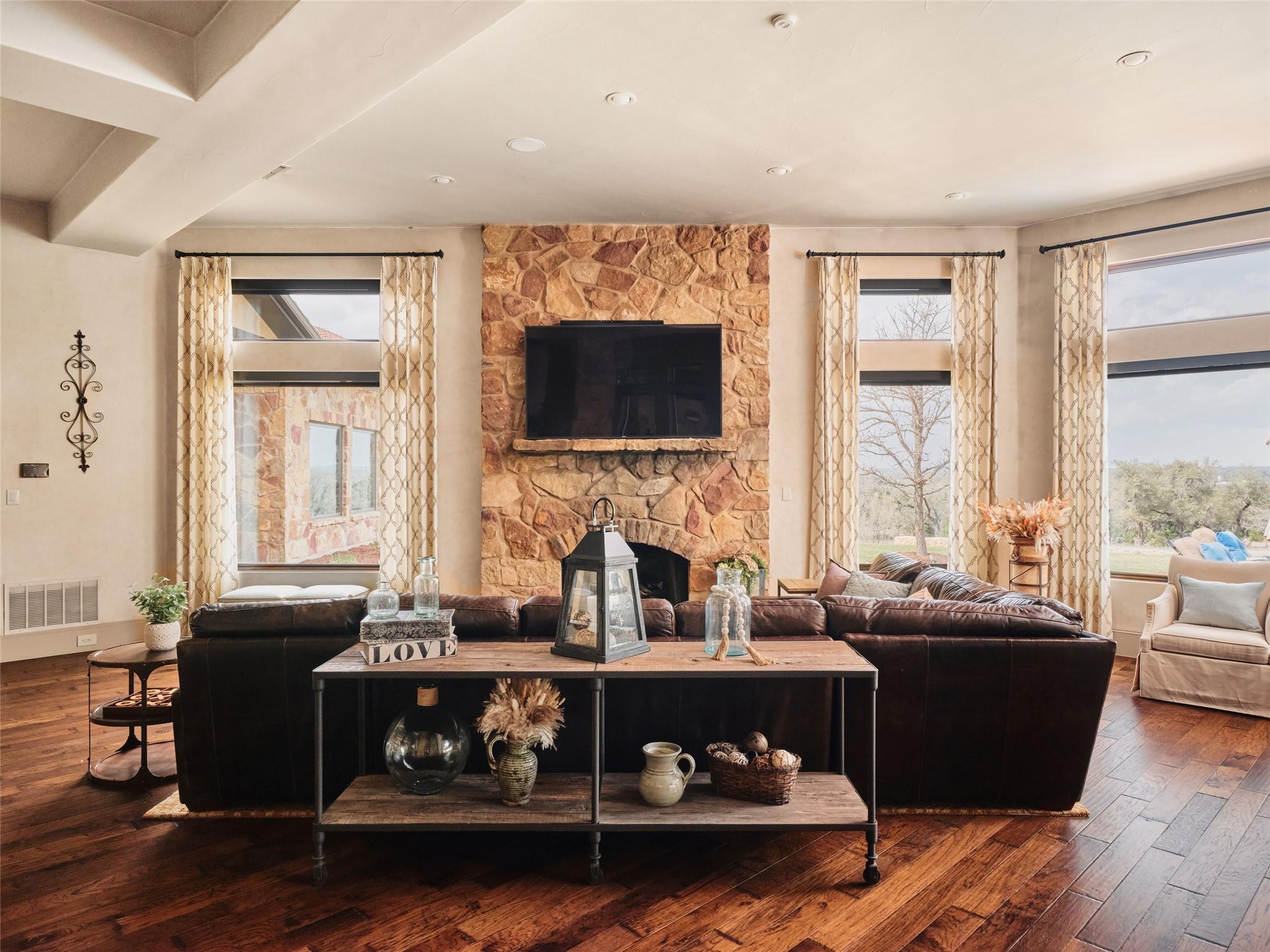 600 County Road 257, Liberty Hill, TX 78642