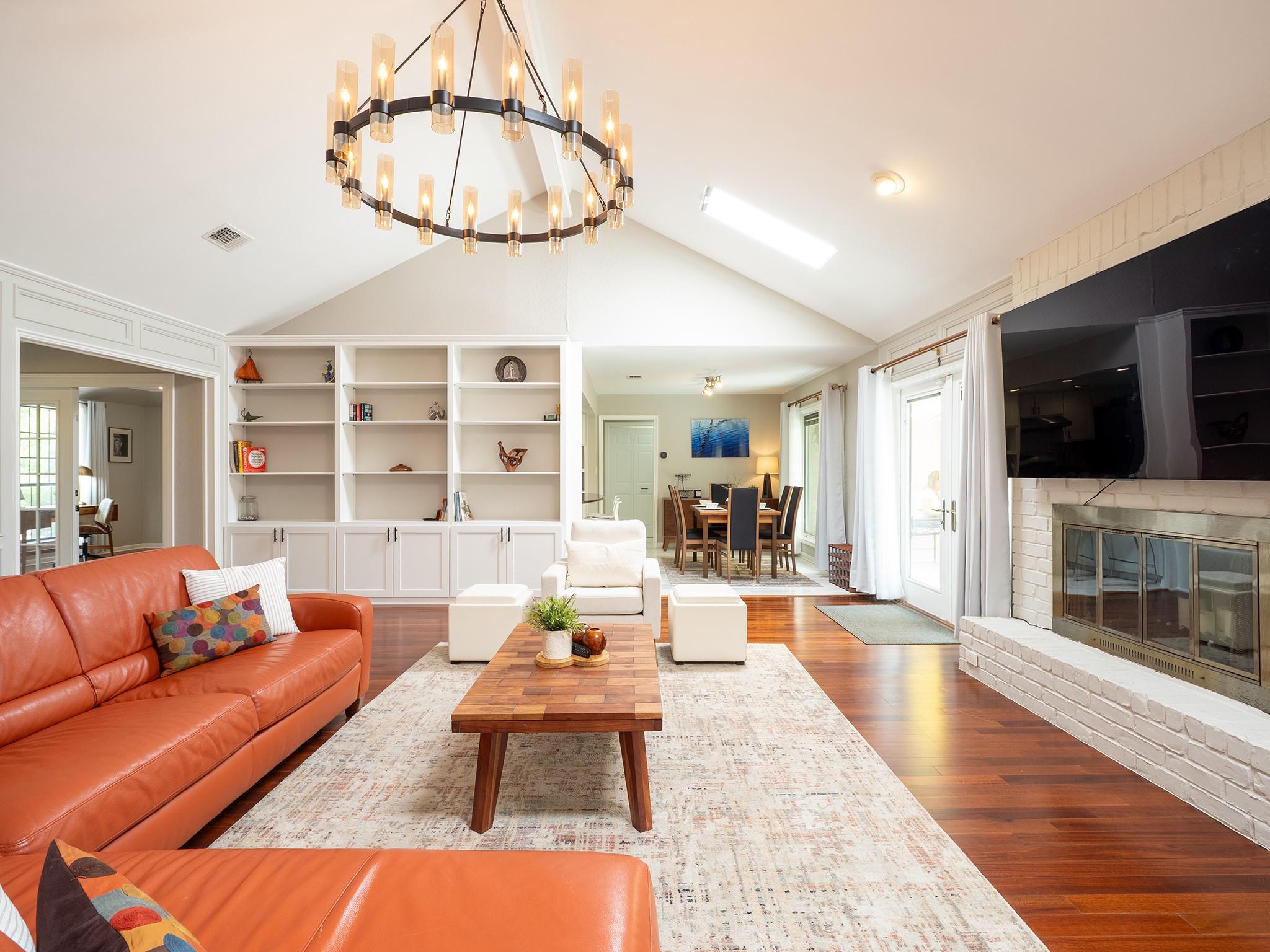 2110 Wychwood Dr, Austin, TX 78746