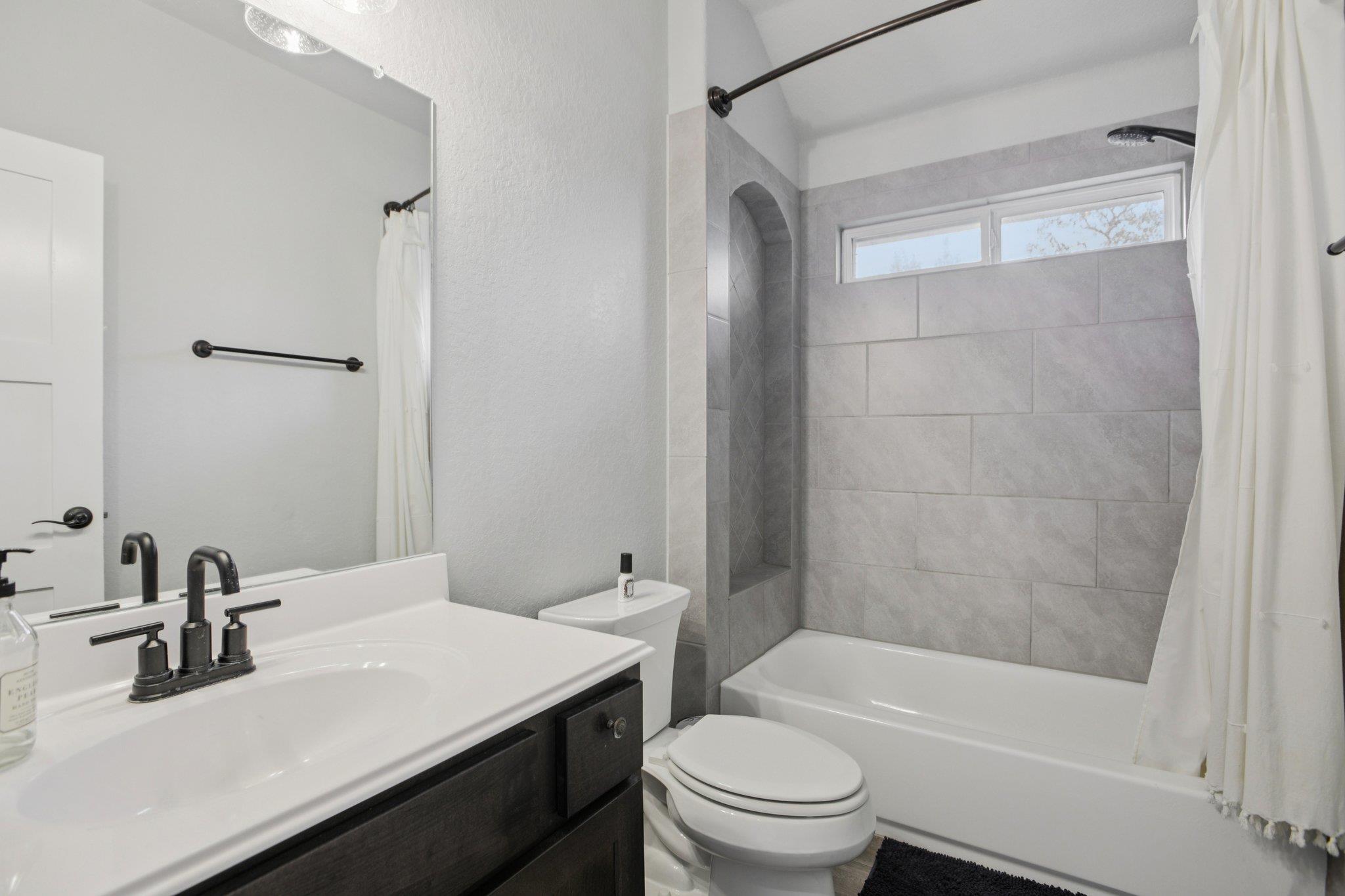 404 Ancient Oak Way, San Marcos, TX 78666