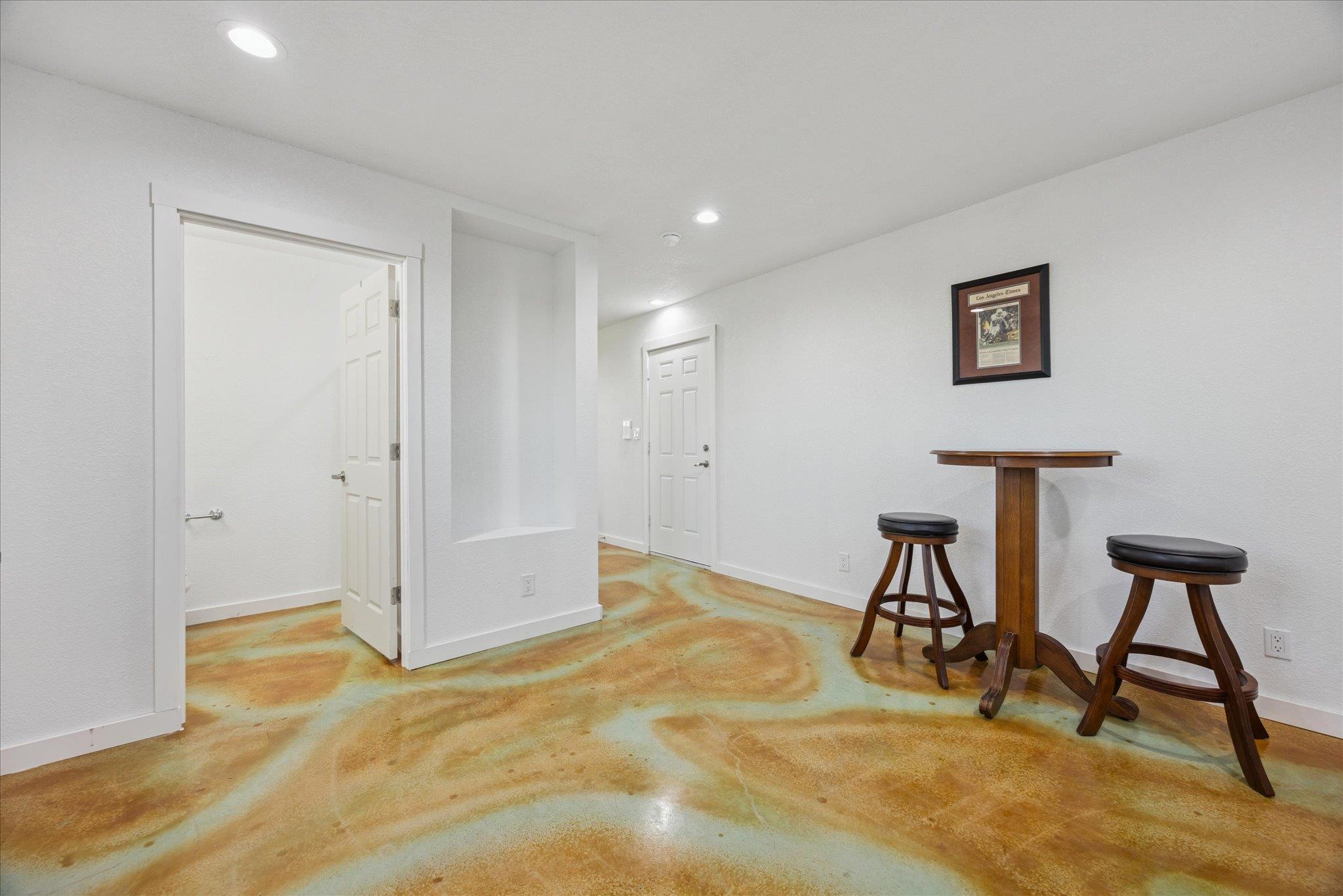 104 Paisano Dr, Horseshoe Bay, TX 78657