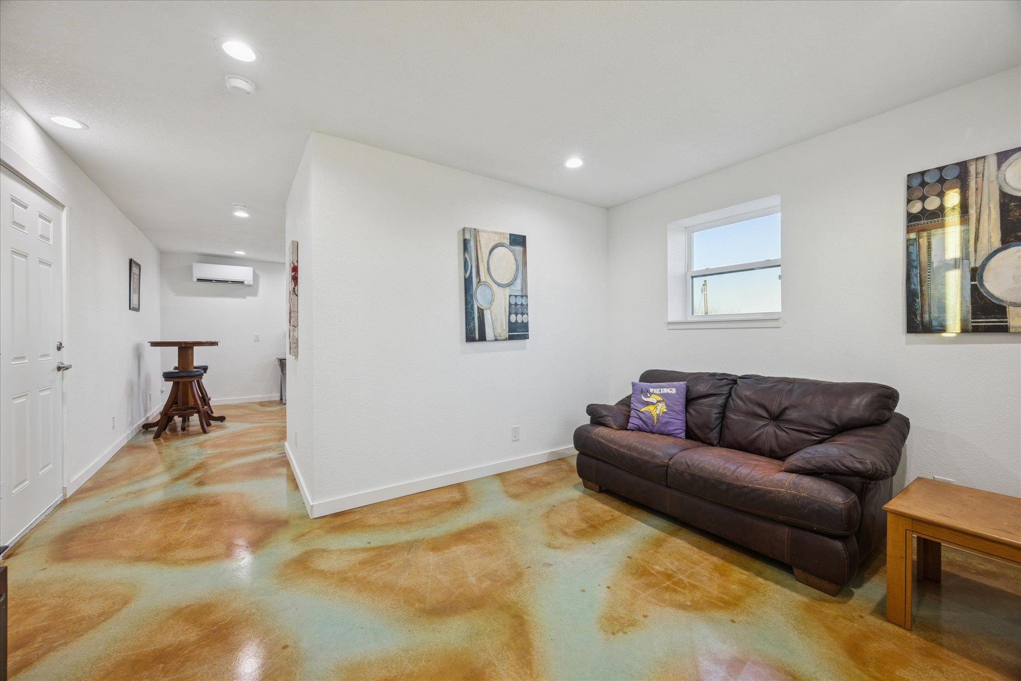 104 Paisano Dr, Horseshoe Bay, TX 78657