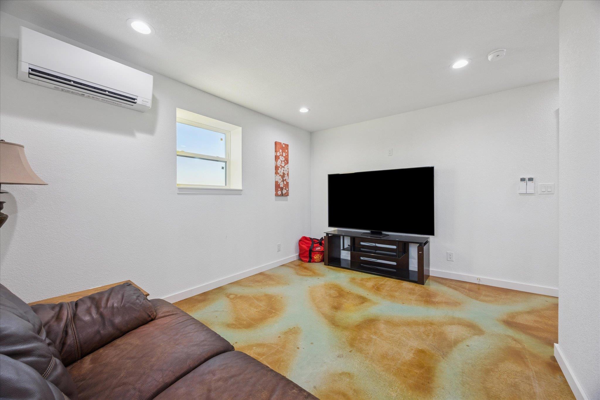 104 Paisano Dr, Horseshoe Bay, TX 78657