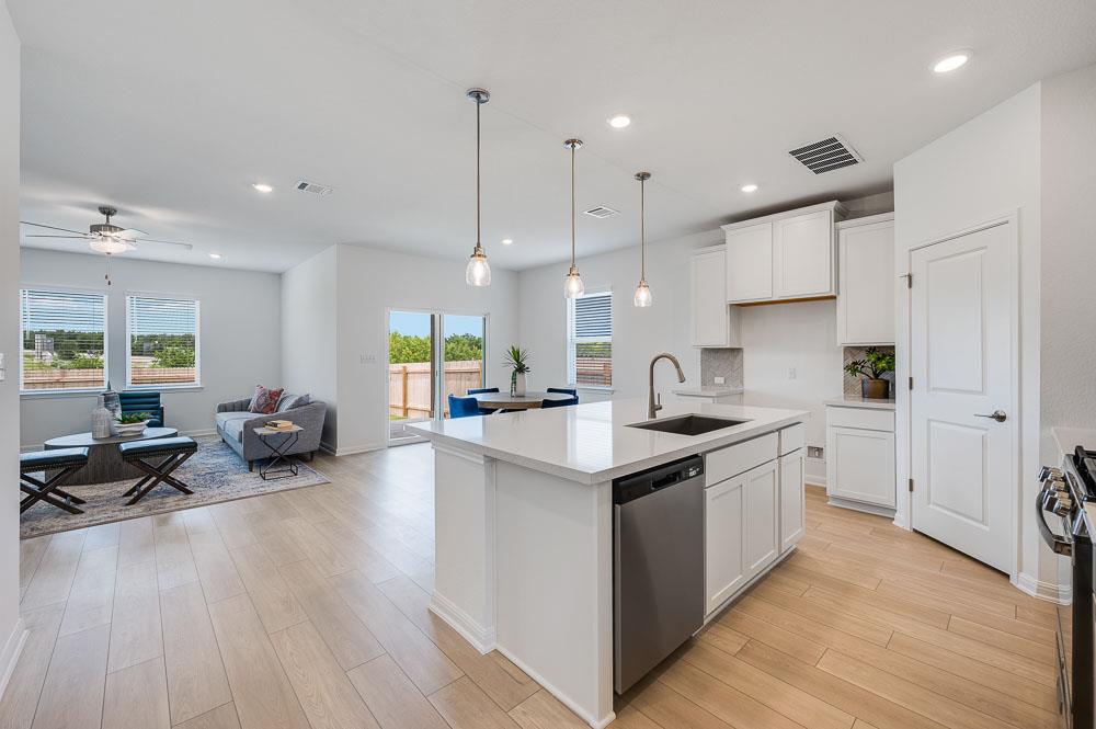 205 Makinaw Rd, Hutto, TX 78634