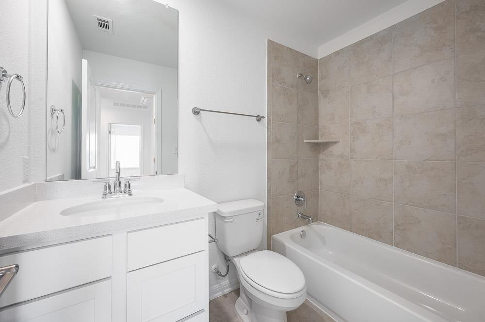 205 Makinaw Rd, Hutto, TX 78634