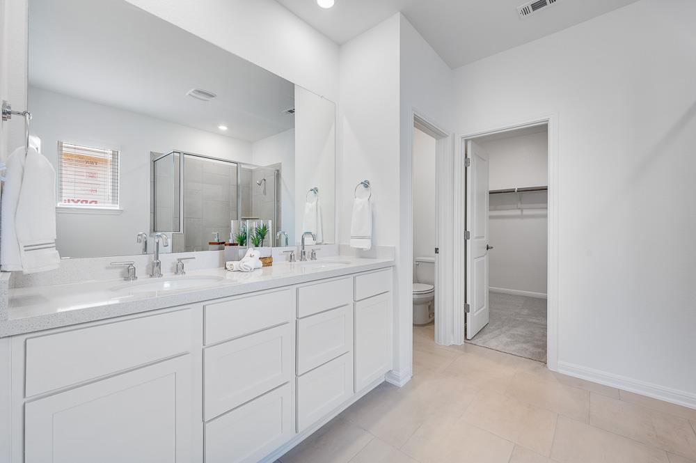 205 Makinaw Rd, Hutto, TX 78634