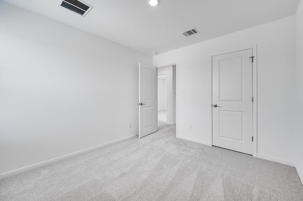 205 Makinaw Rd, Hutto, TX 78634