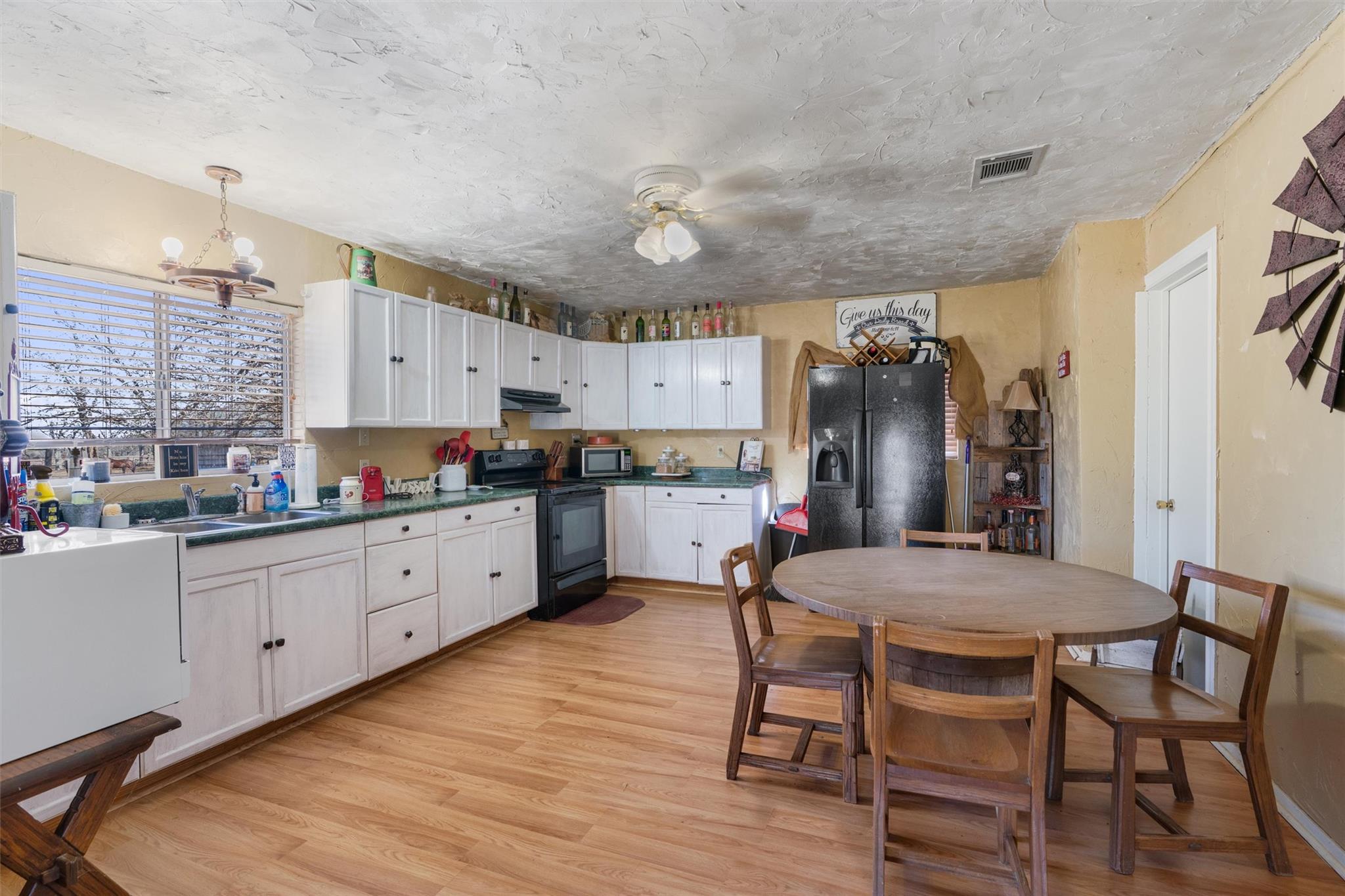 173 County Road 458A, Thorndale, TX 76577