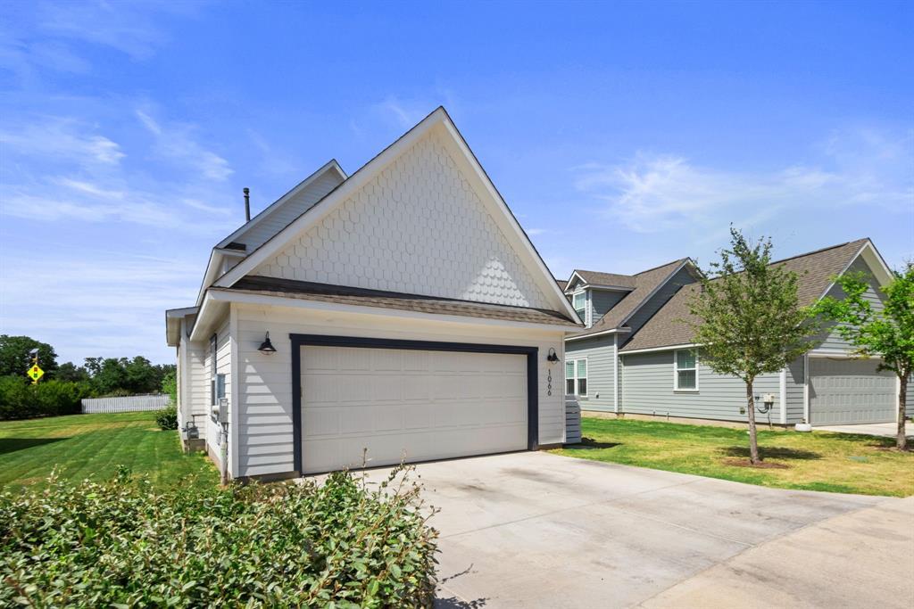 1066 Twain St, Driftwood, TX 78619