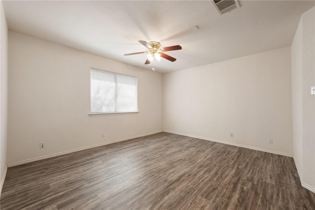 102 Presidio Dr, Leander, TX 78641