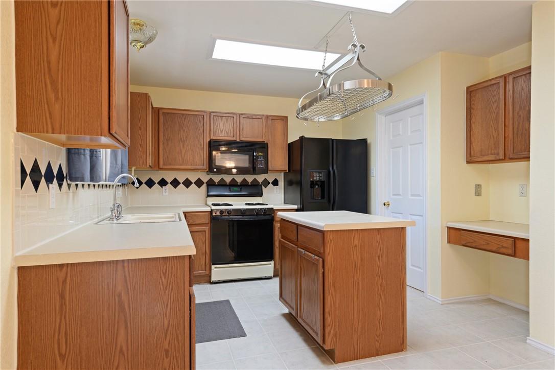 102 Presidio Dr, Leander, TX 78641