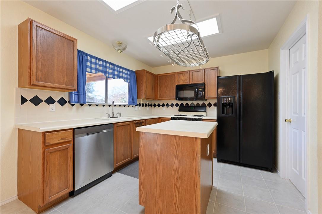 102 Presidio Dr, Leander, TX 78641