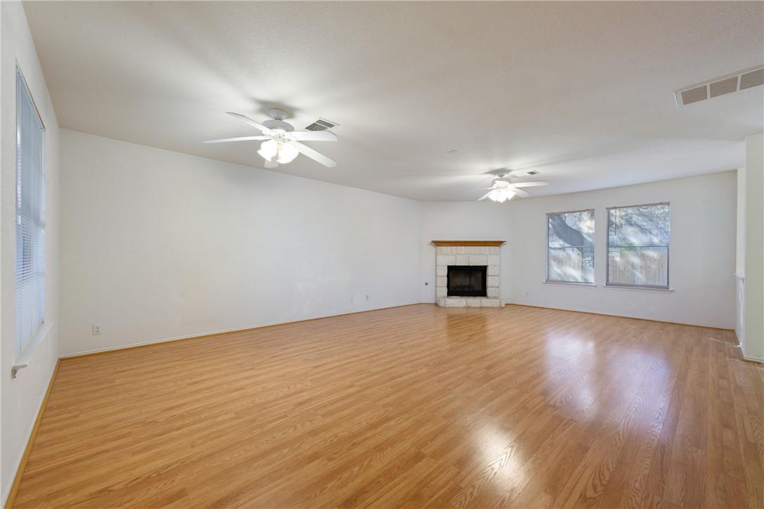 102 Presidio Dr, Leander, TX 78641