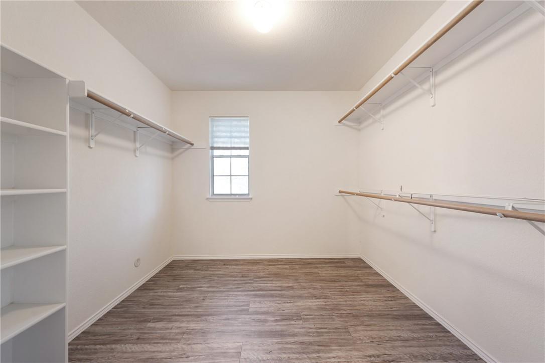 102 Presidio Dr, Leander, TX 78641