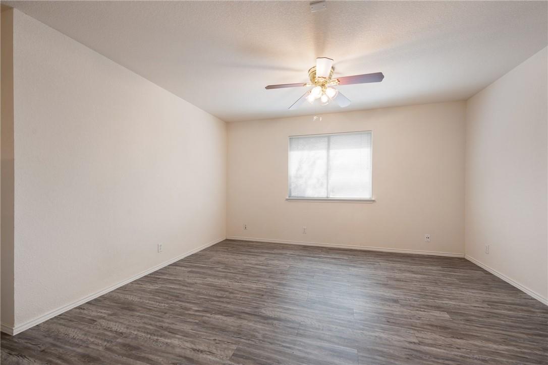 102 Presidio Dr, Leander, TX 78641