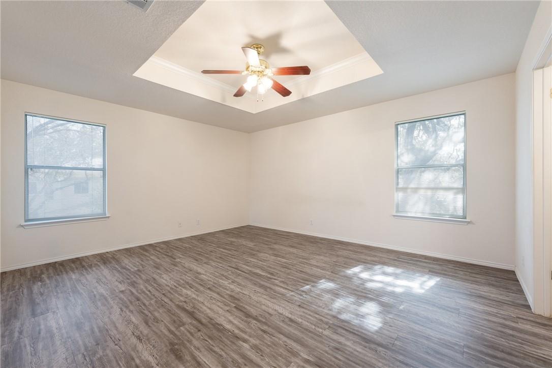 102 Presidio Dr, Leander, TX 78641