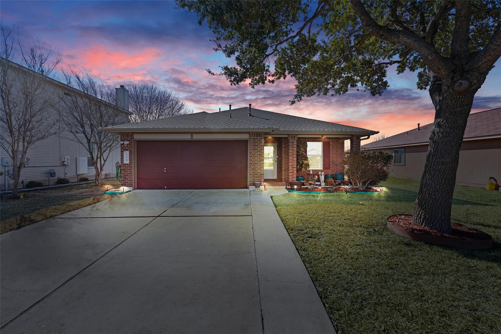 128 Steven St, Hutto, TX 78634