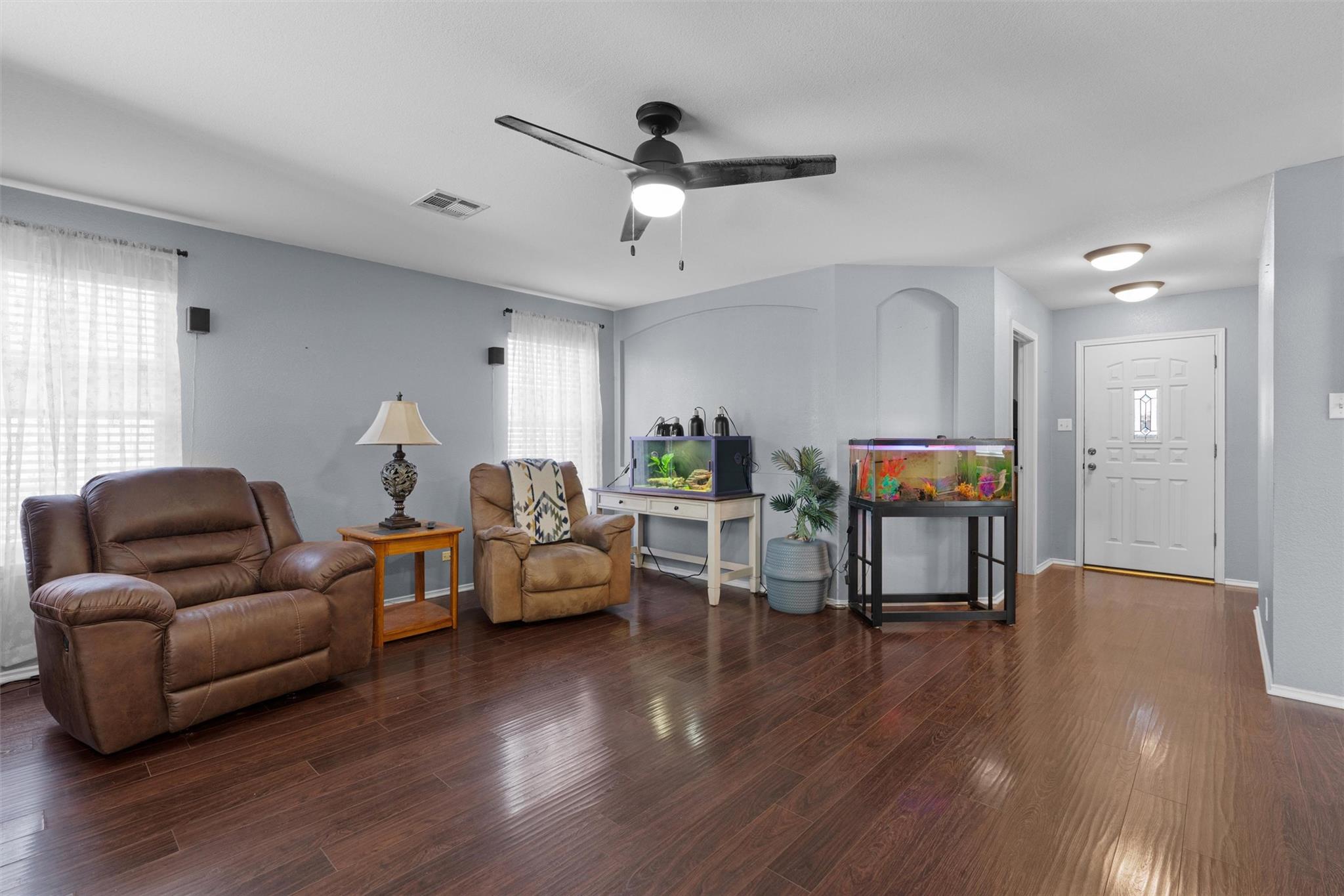 128 Steven St, Hutto, TX 78634