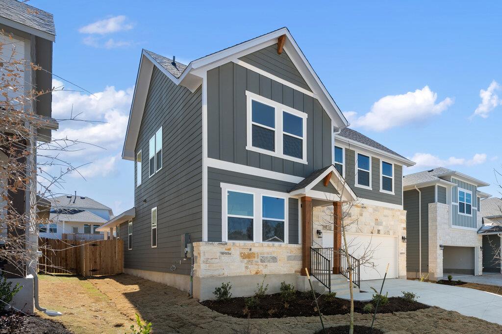 190 Crater Lake Dr, Dripping Springs, TX 78620