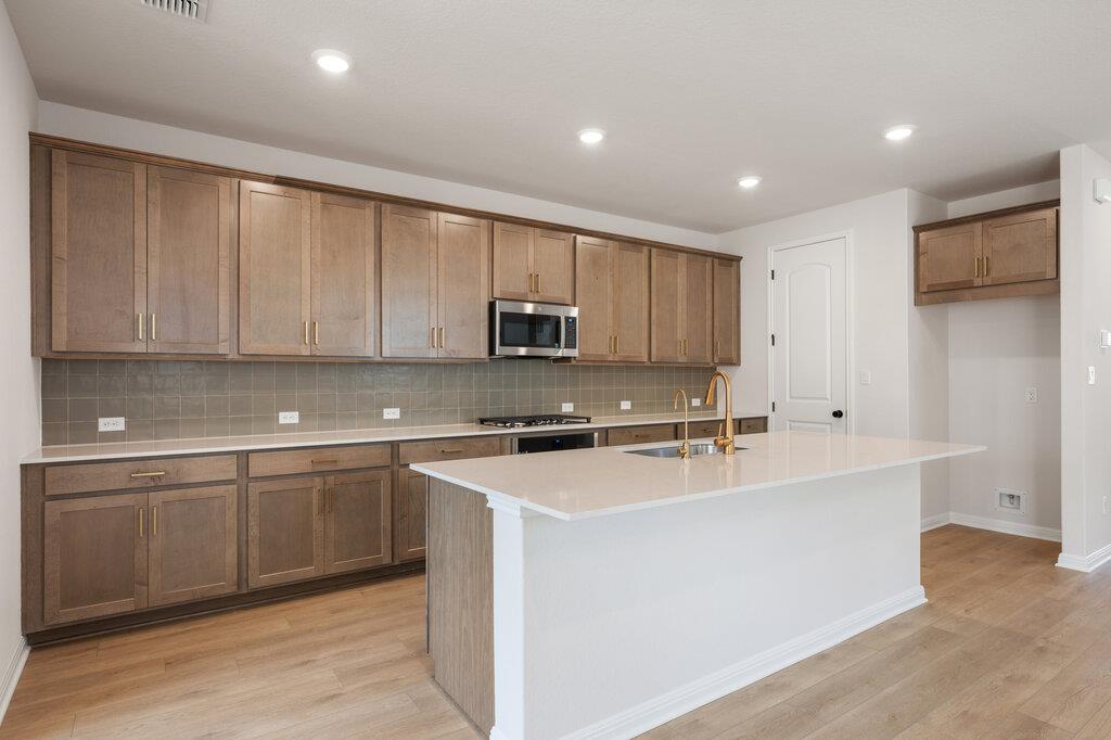 190 Crater Lake Dr, Dripping Springs, TX 78620