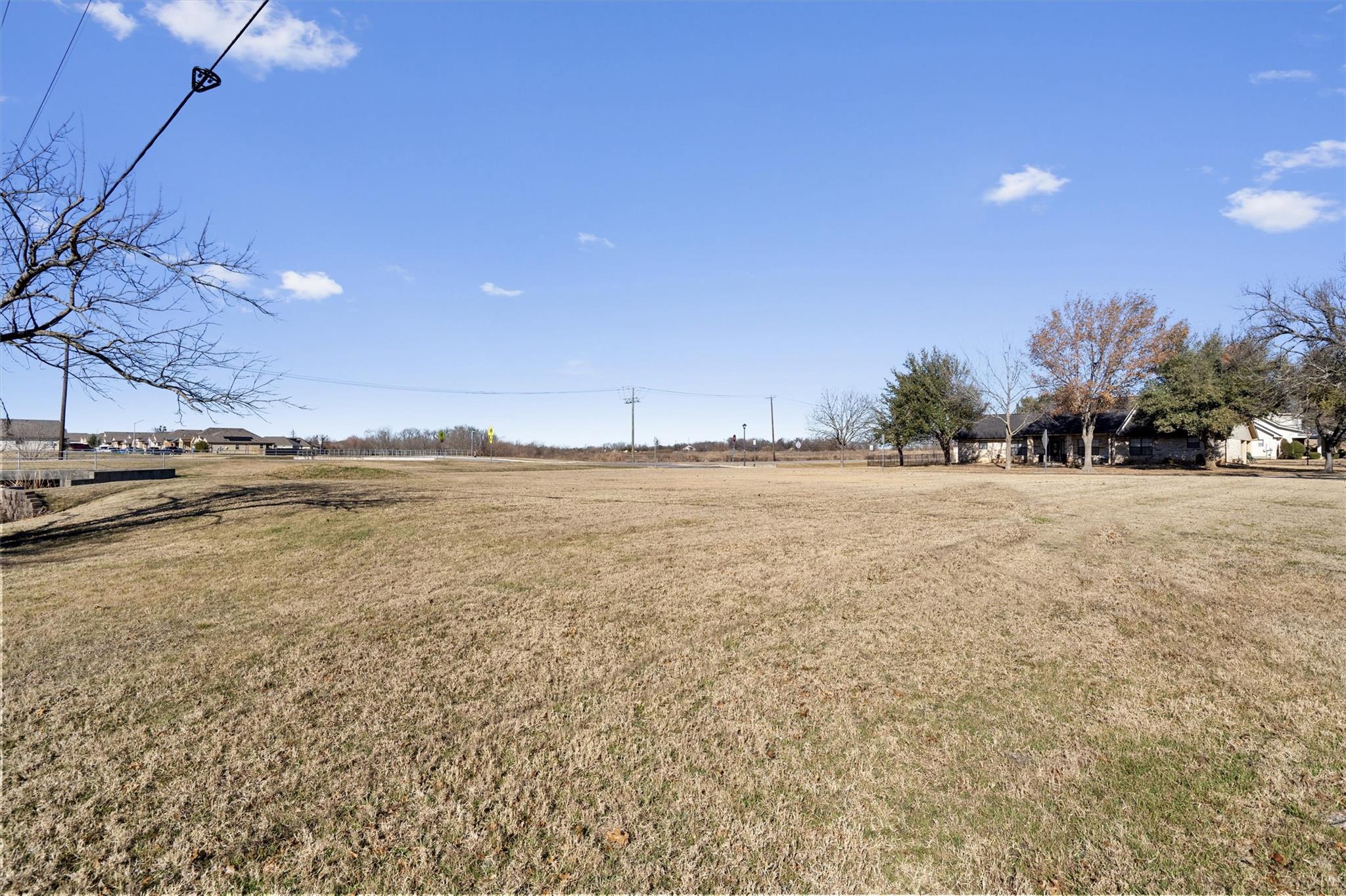 3949 Pinehurst Dr, Taylor, TX 76574