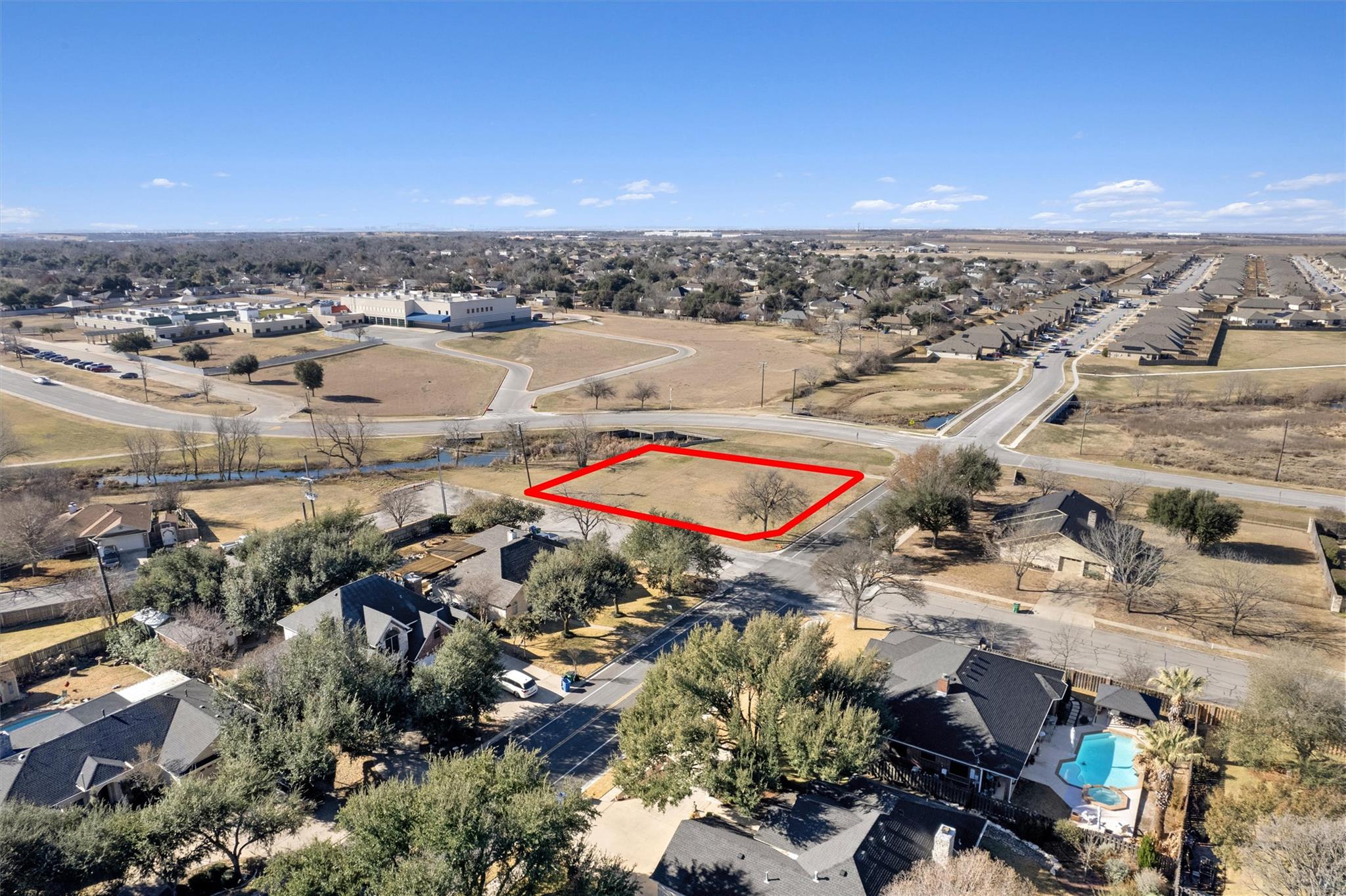 3949 Pinehurst Dr, Taylor, TX 76574