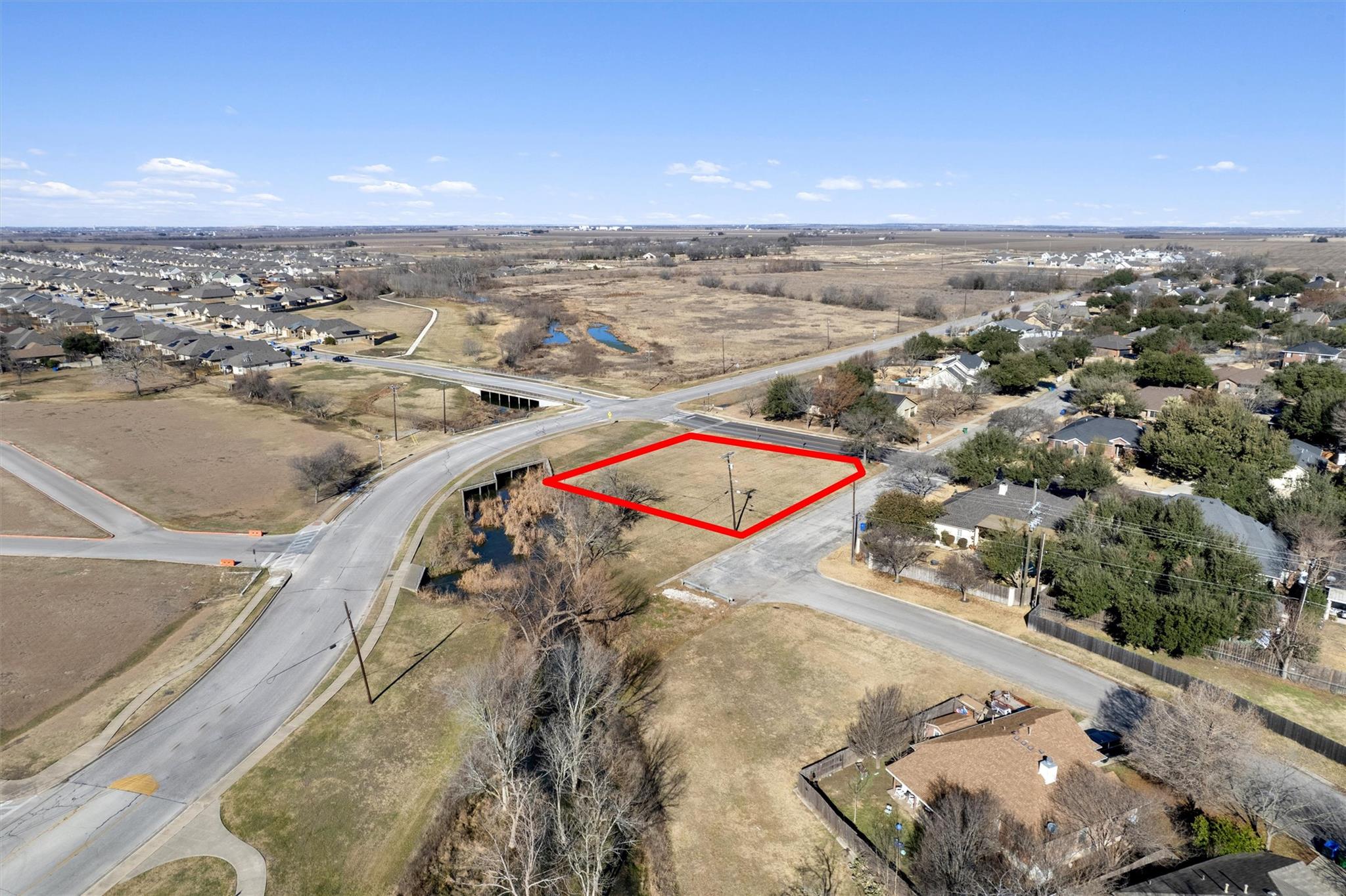 3949 Pinehurst Dr, Taylor, TX 76574