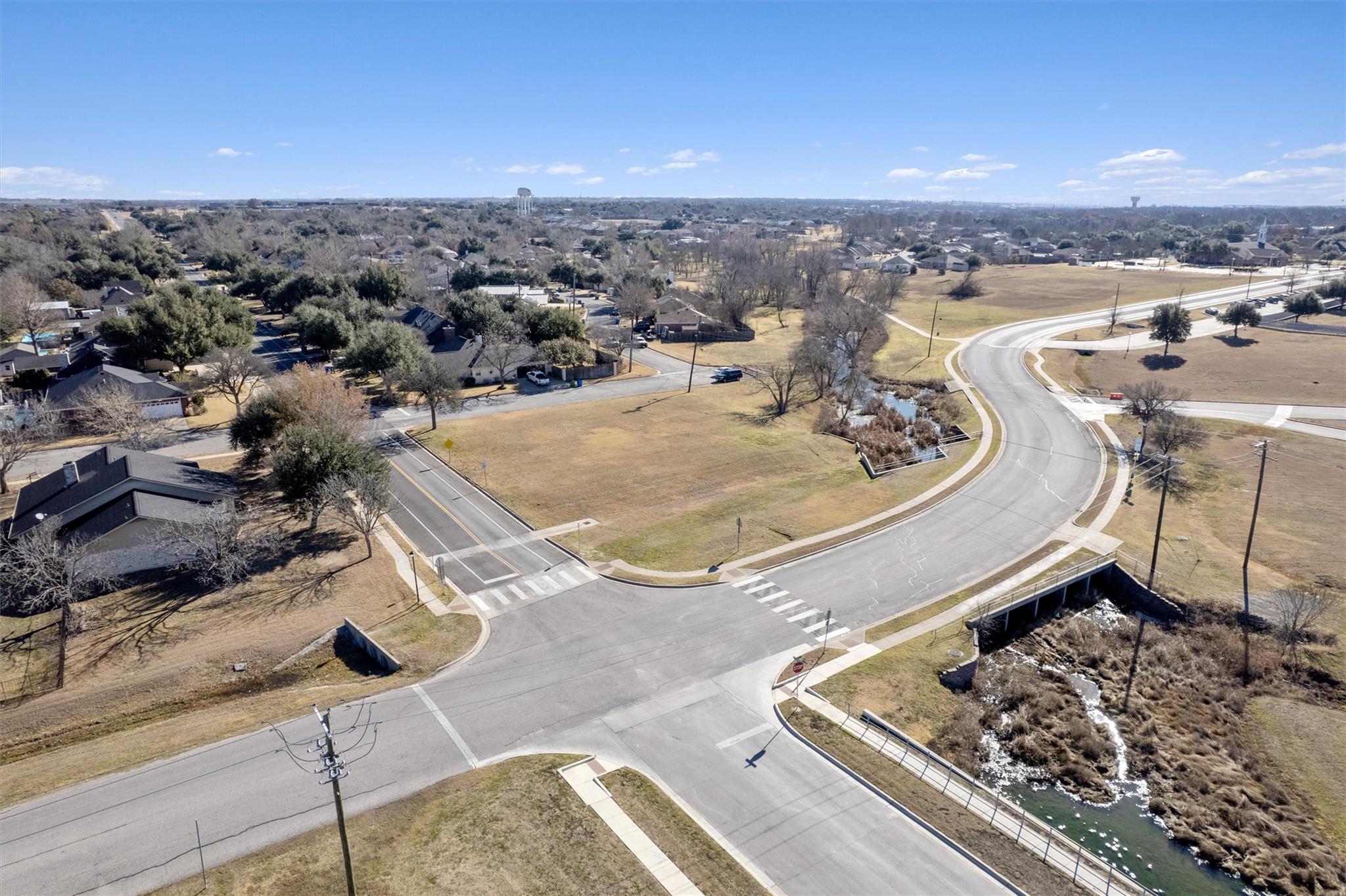 3949 Pinehurst Dr, Taylor, TX 76574