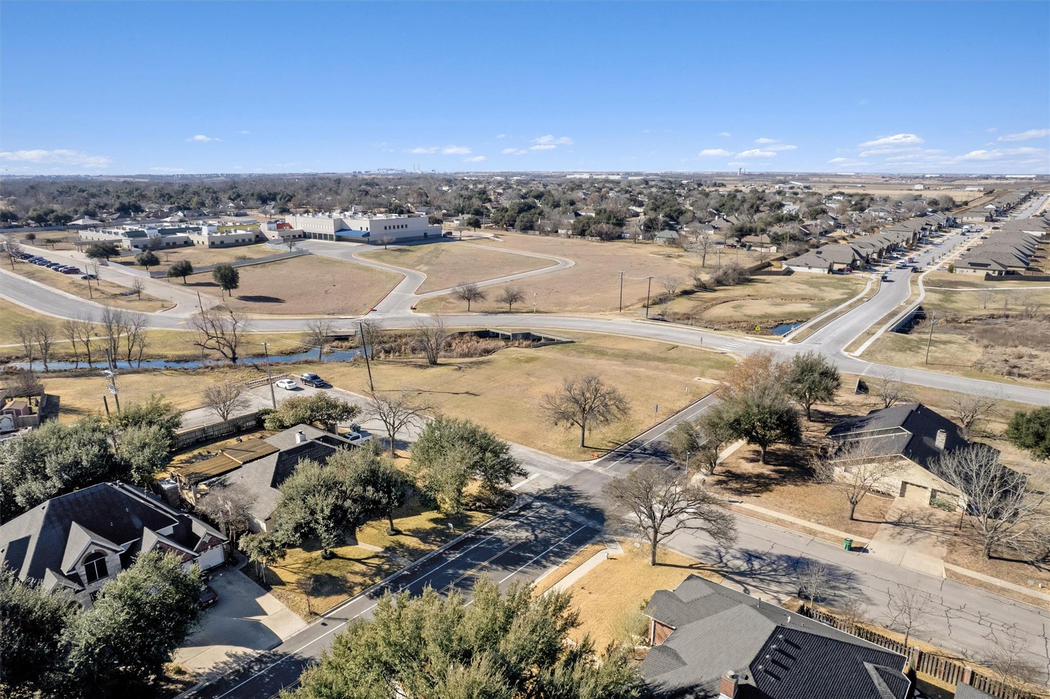 3949 Pinehurst Dr, Taylor, TX 76574