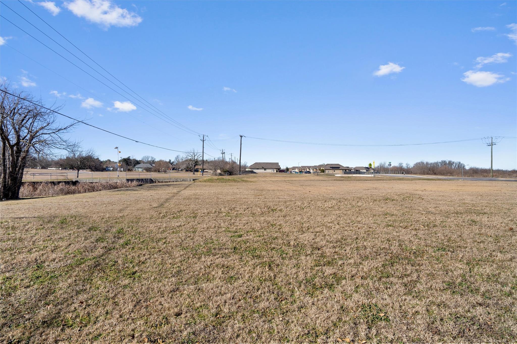 3949 Pinehurst Dr, Taylor, TX 76574