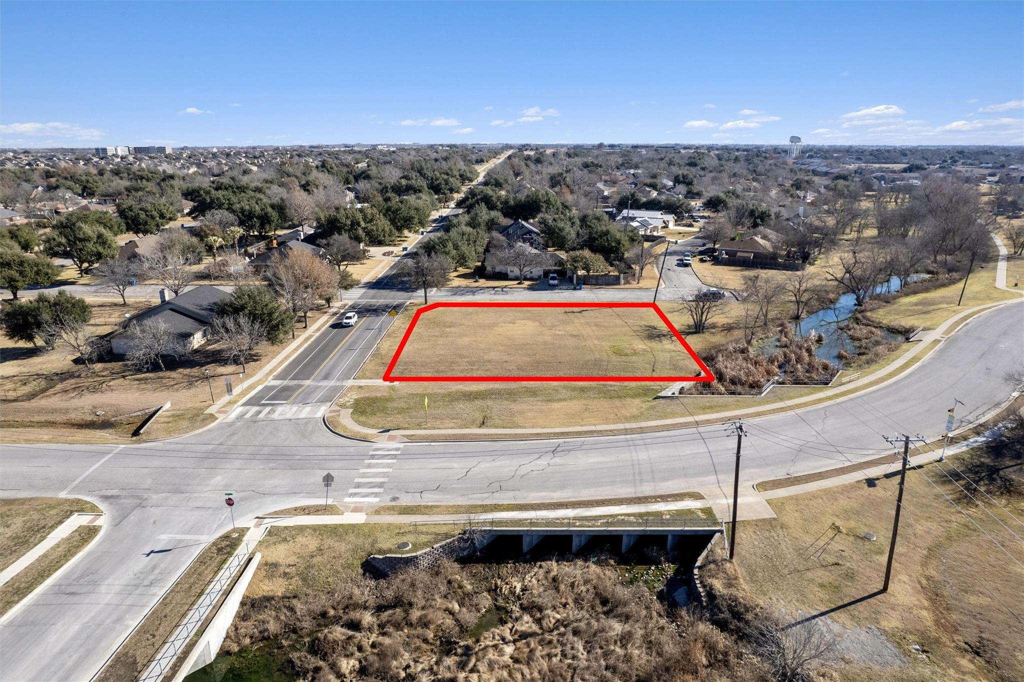 3949 Pinehurst Dr, Taylor, TX 76574