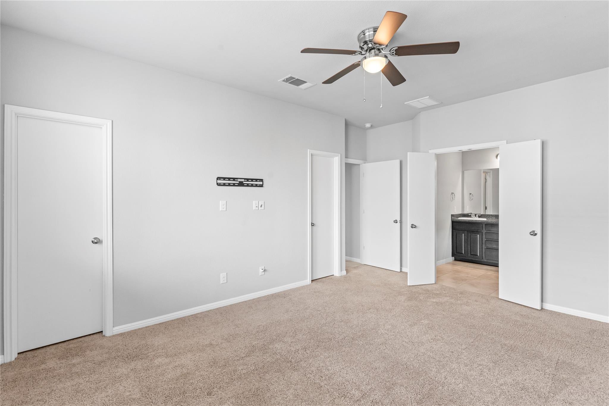 245 E Broade St, Leander, TX 78641