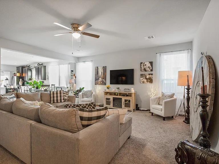 245 E Broade St, Leander, TX 78641