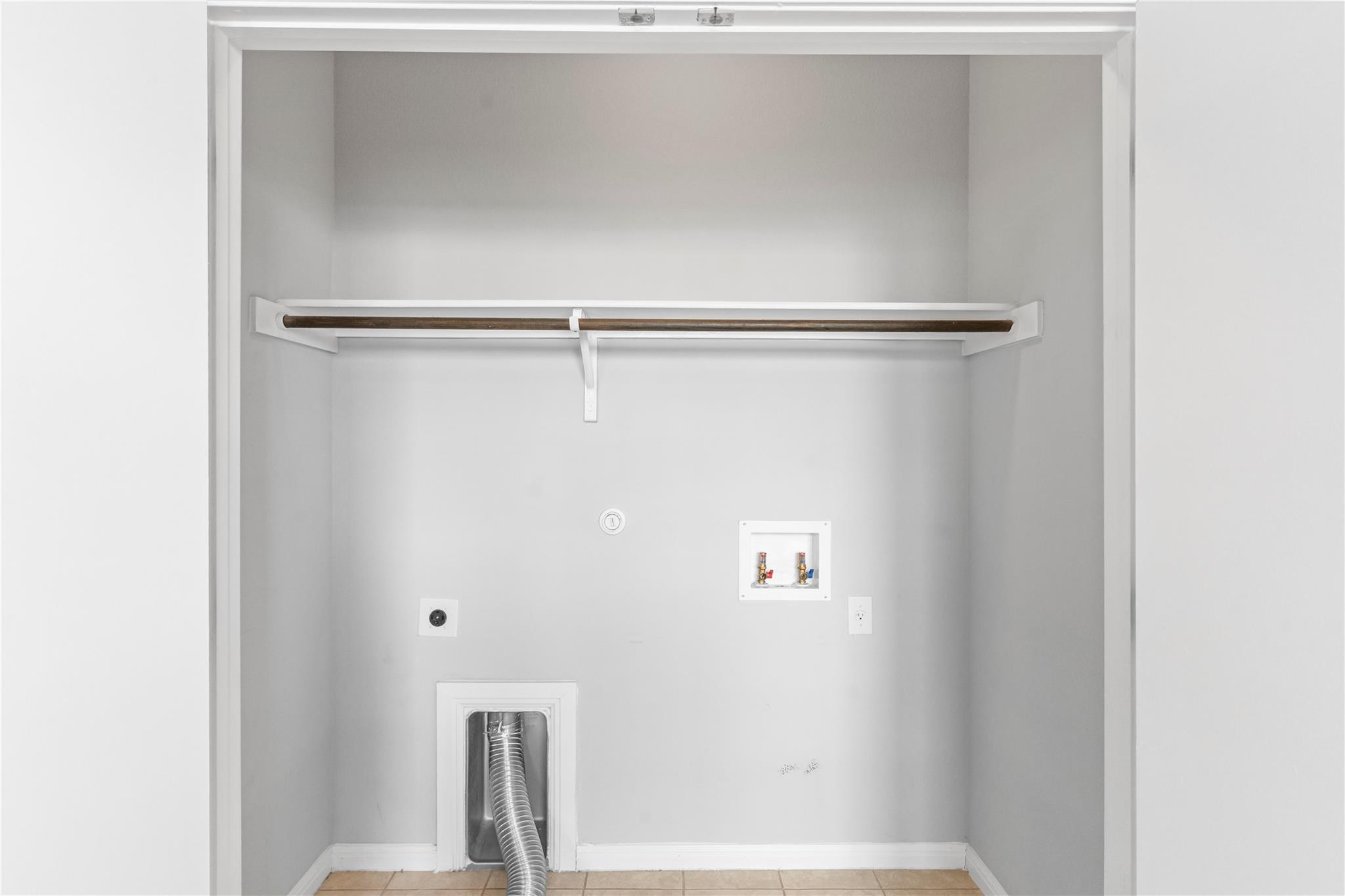 245 E Broade St, Leander, TX 78641