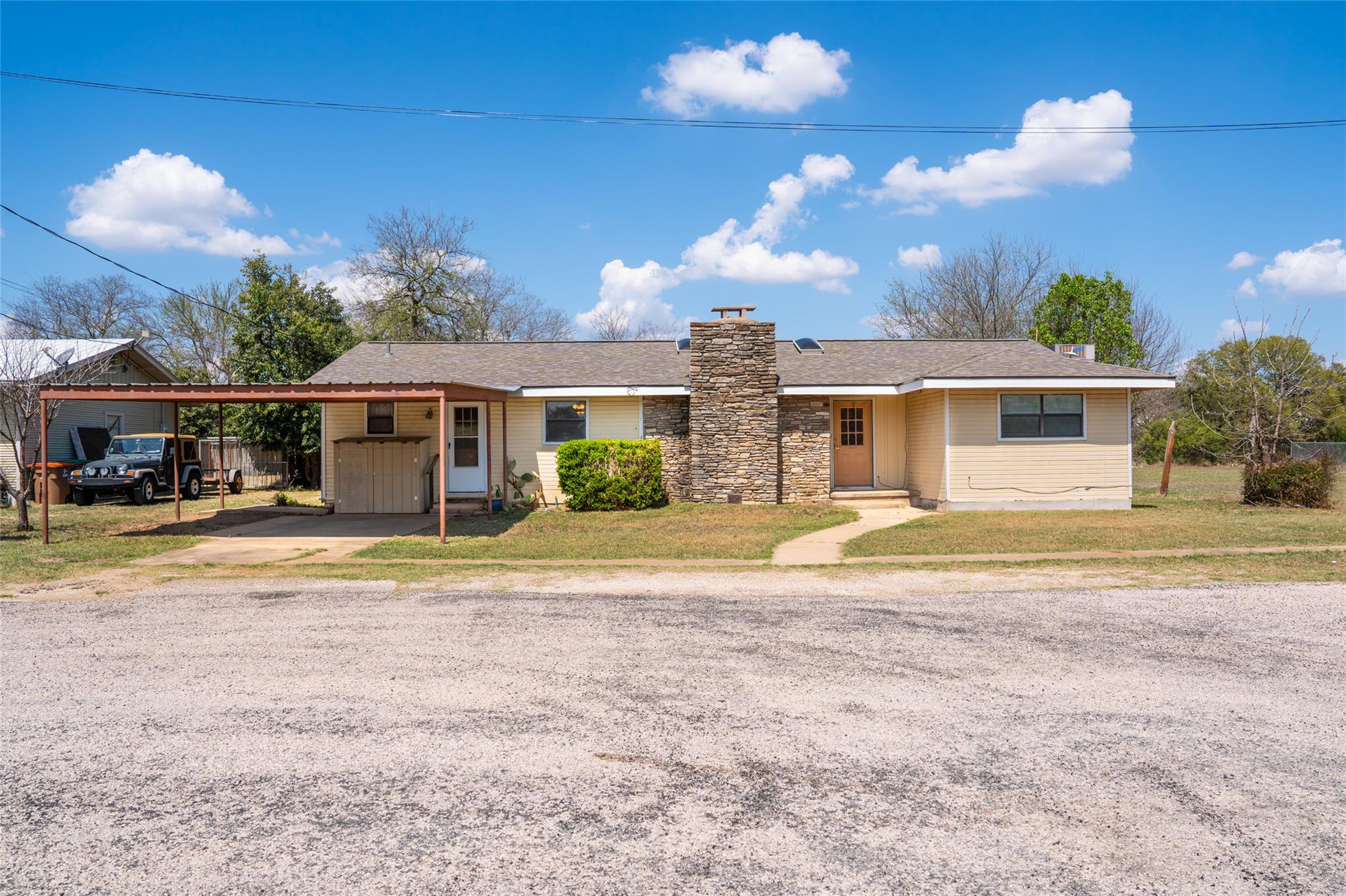 600 W Cypress St, Johnson City, TX 78636
