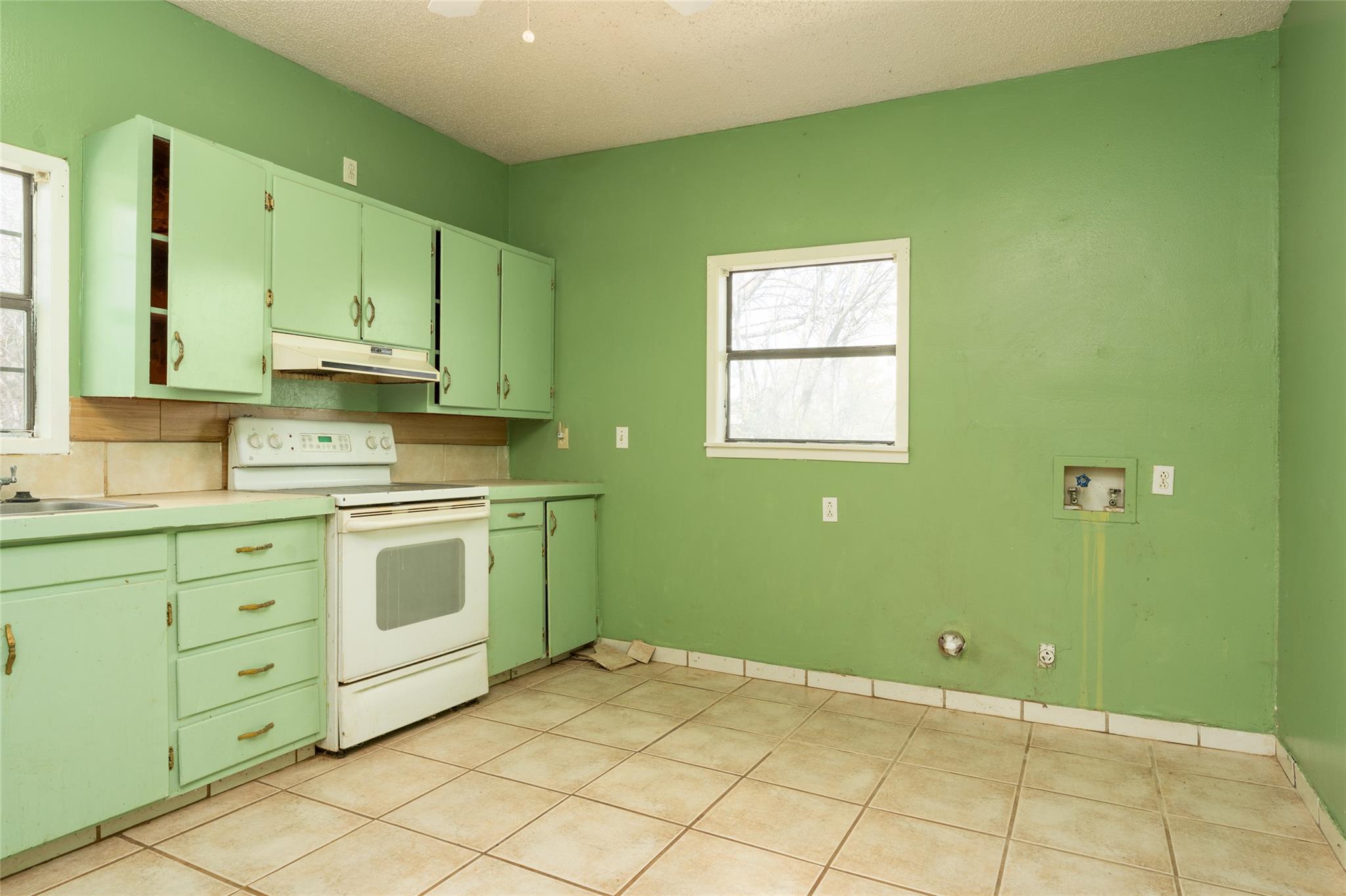 600 W Cypress St, Johnson City, TX 78636