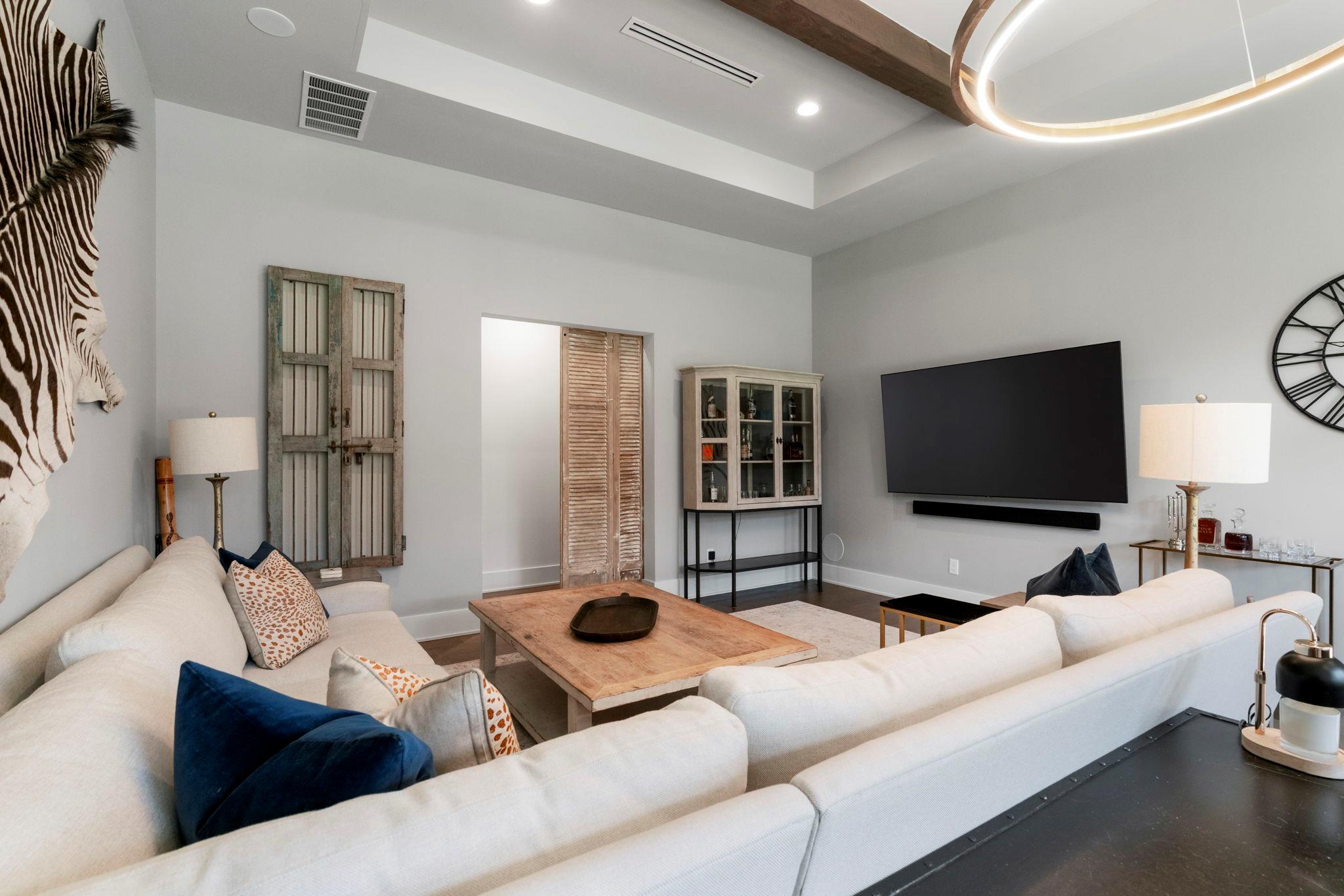 442 Delayne Dr, Austin, TX 78737