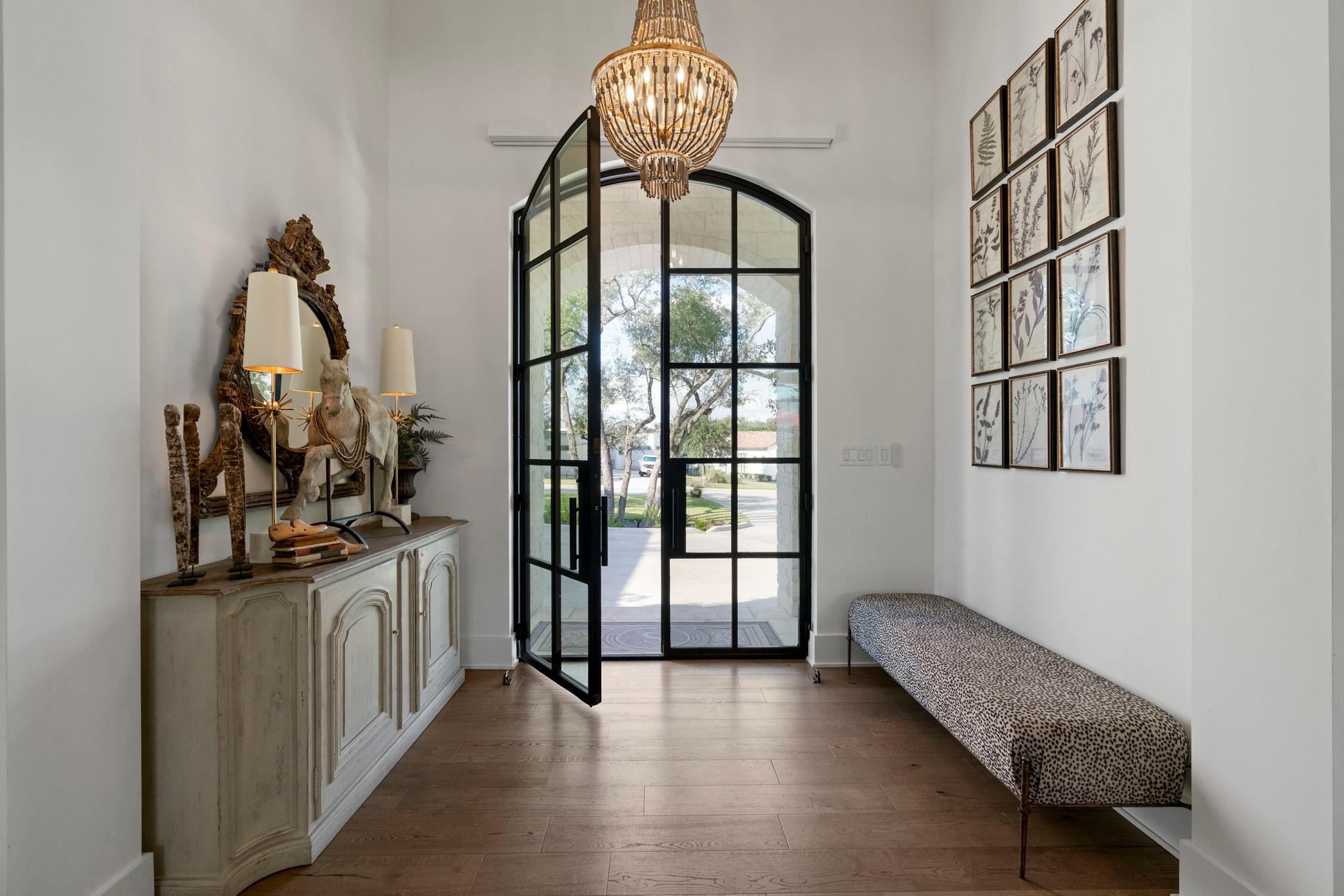 442 Delayne Dr, Austin, TX 78737