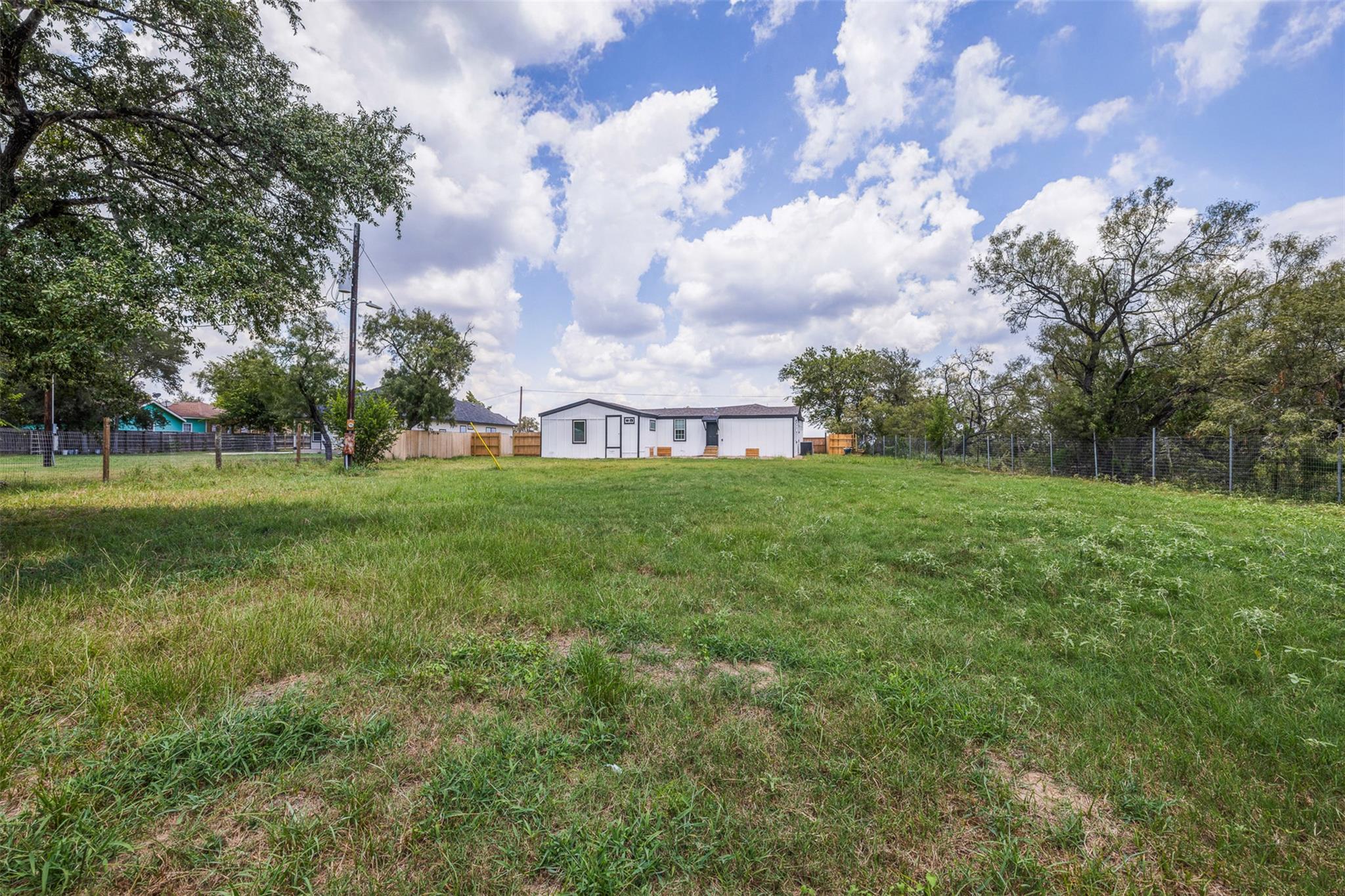 962 SH 304, Bastrop, TX 78602