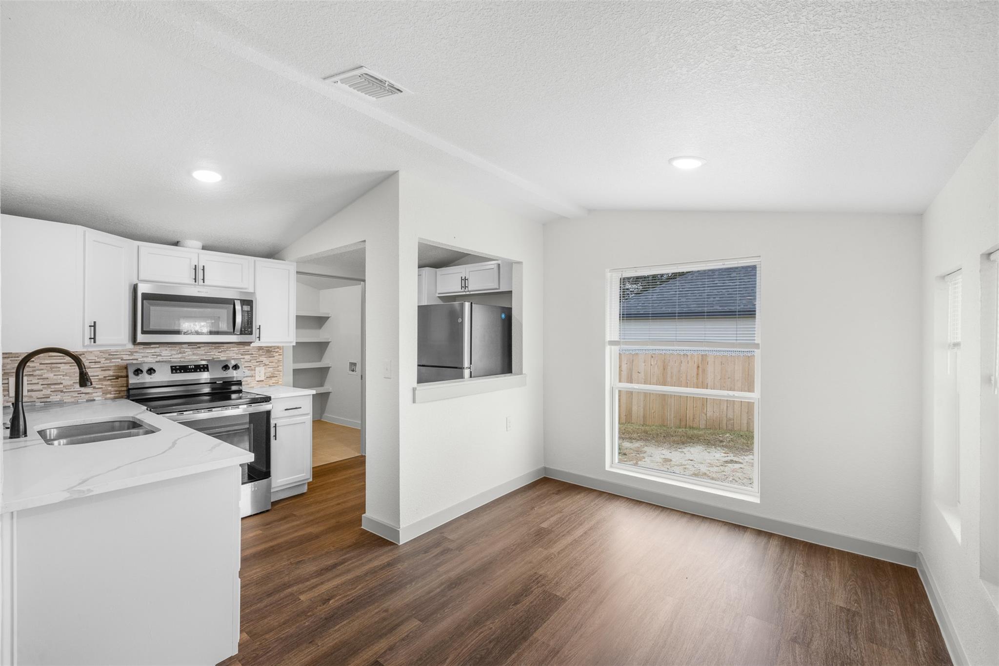 962 SH 304, Bastrop, TX 78602