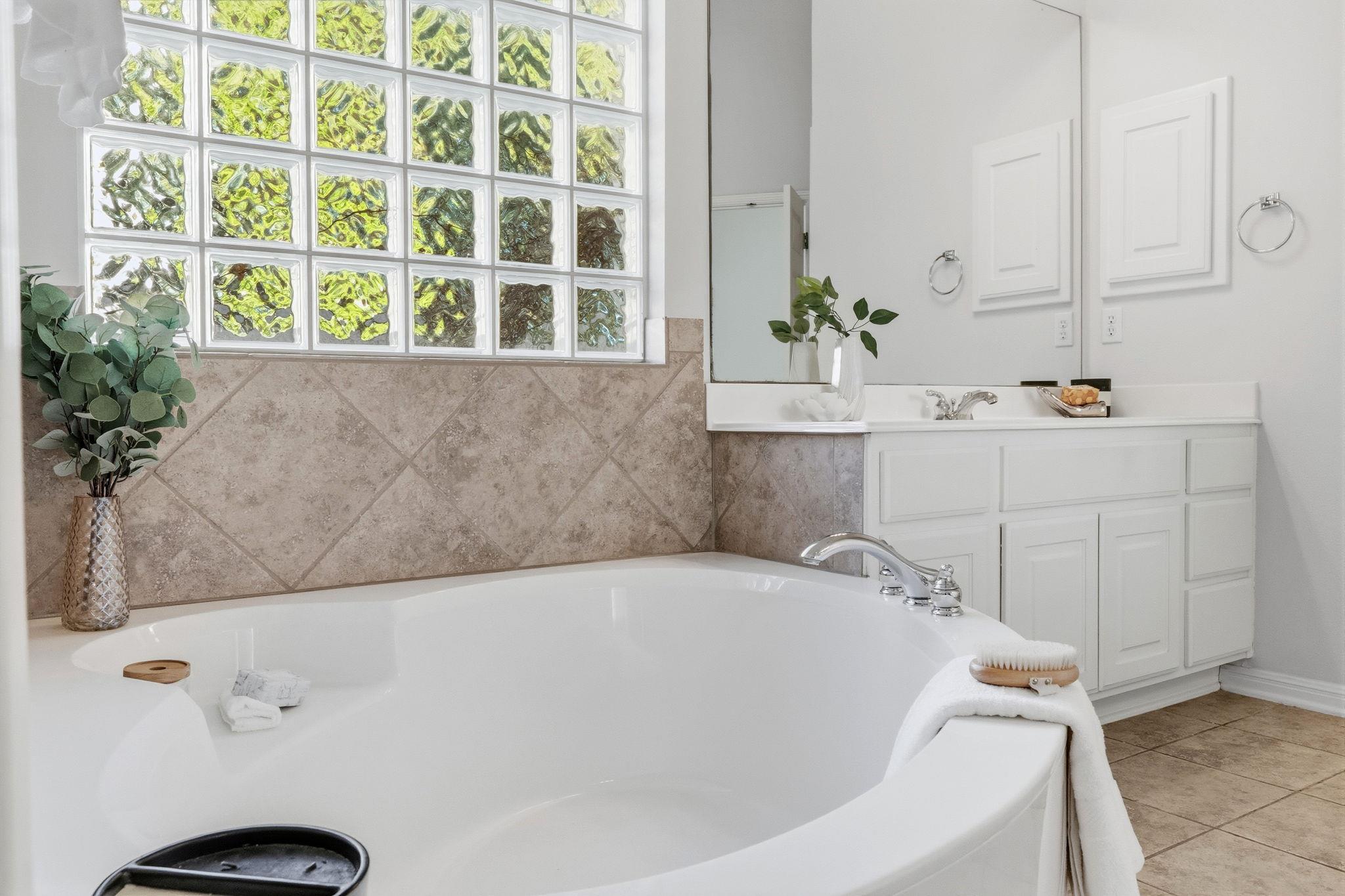 9613 INDINA HILLS Dr, Austin, TX 78717